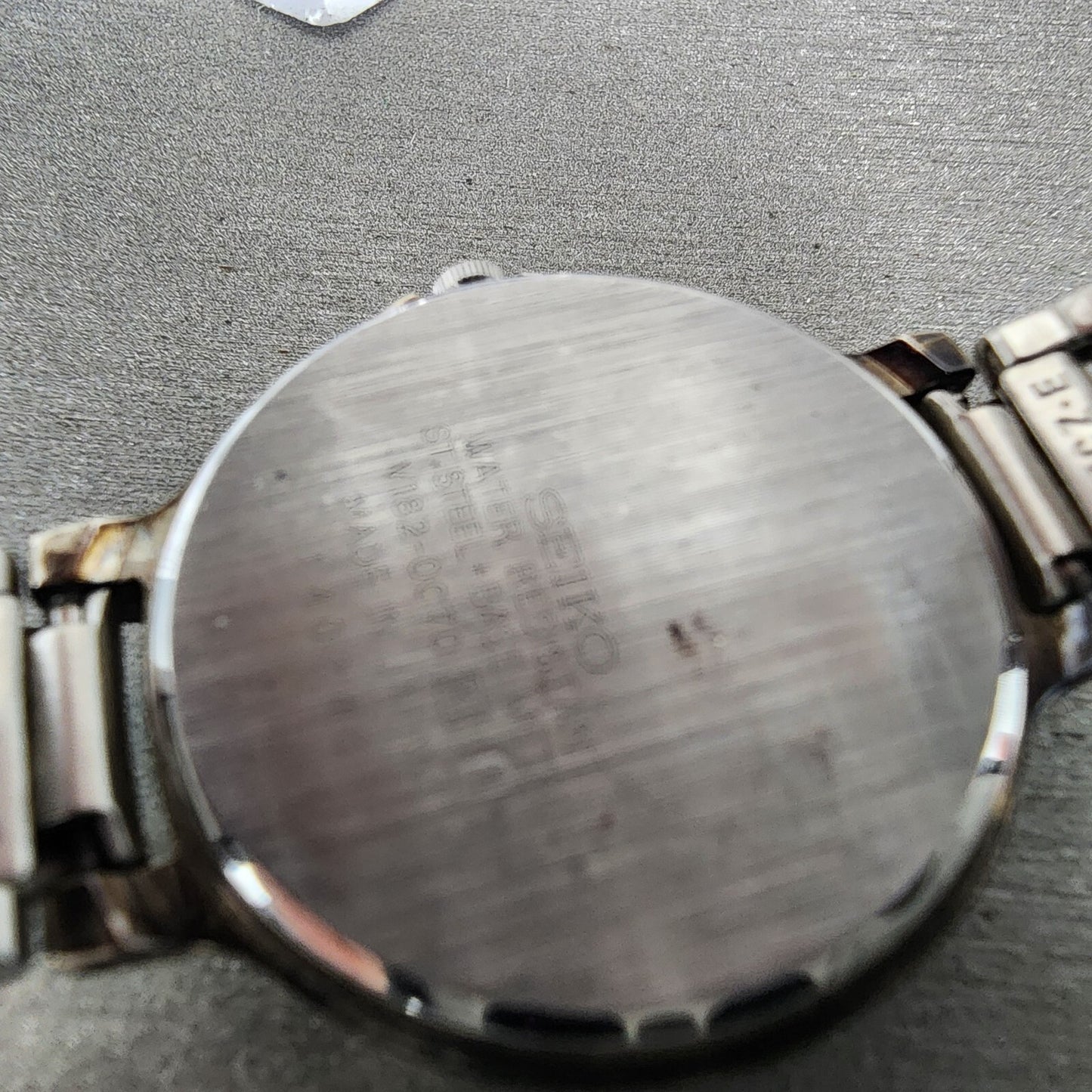 Seiko Solar Watch Women 28mm MOP Dial Two Tone Date Round V182-0C70 Runs