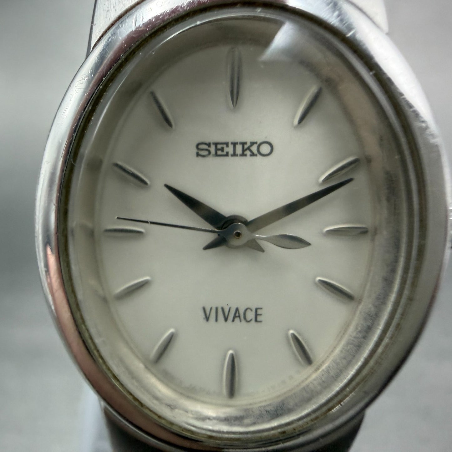 Seiko Vivace Watch Women 22mm White Dial Silver Tone Oval 1N01-5G50 New Battery1