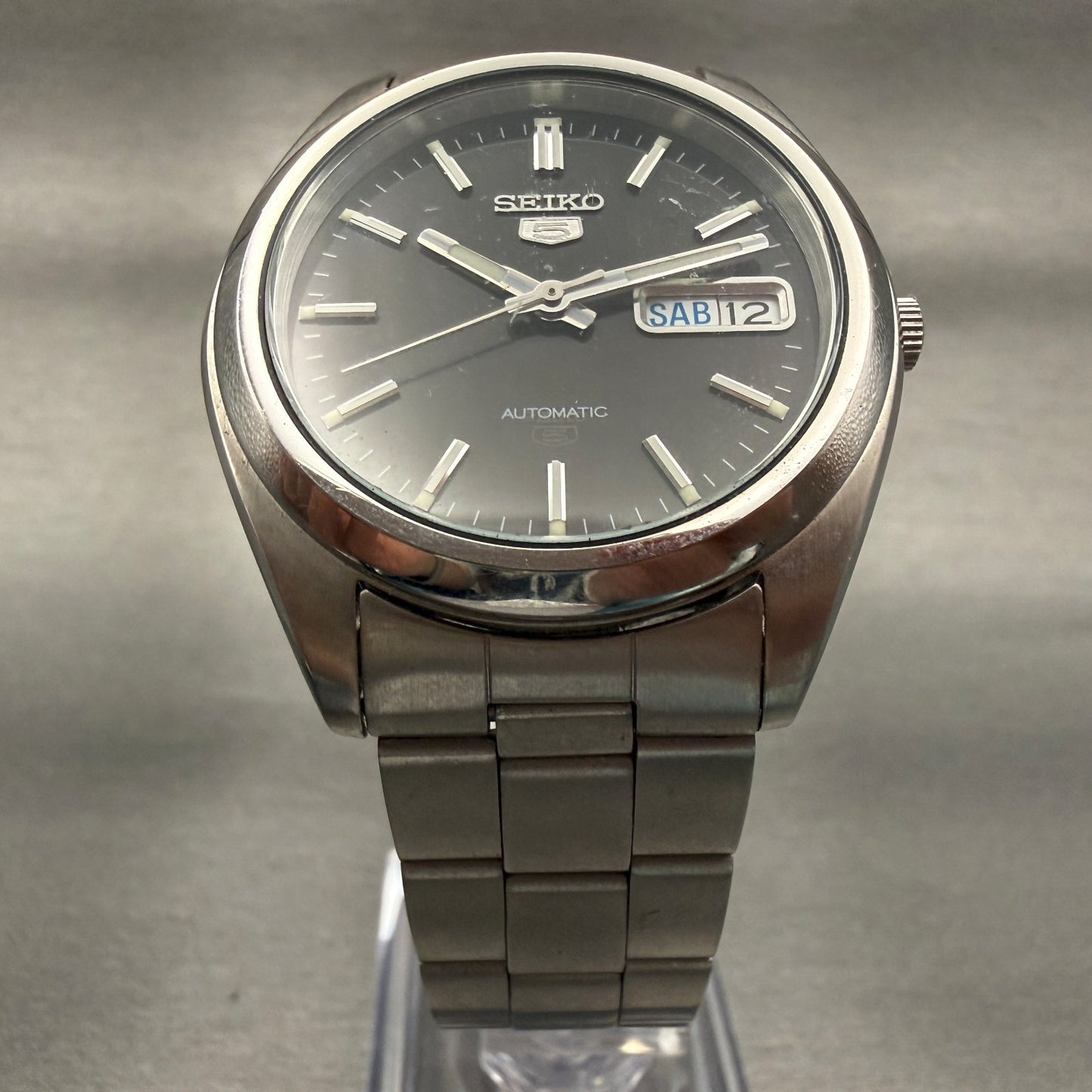 Seiko 5 Watch Men 37mm Black Dial Silver Tone Daydate Round 7S26-0060 Runs5