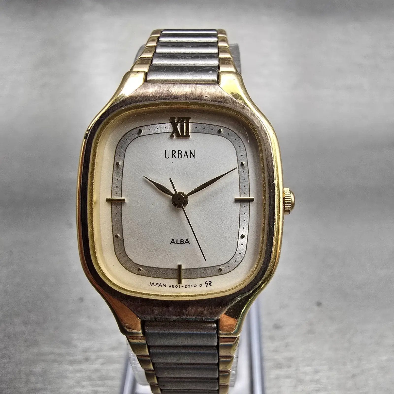 Seiko Alba Urban Watch Women 22mm Silver Dial Two Tone V801-5280 New Battery0