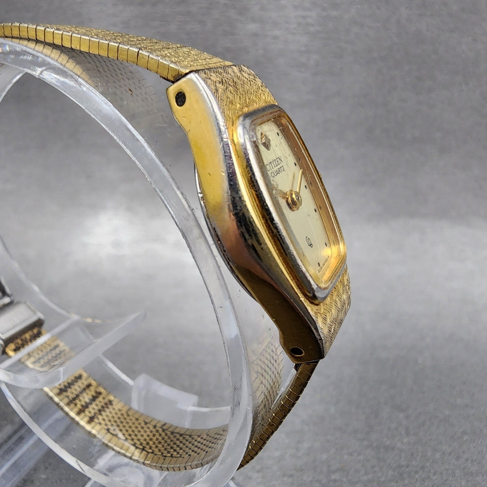 Citizen CQ Watch Women 16mm Champagne Dial Gold Tone 3220324099 New Battery3