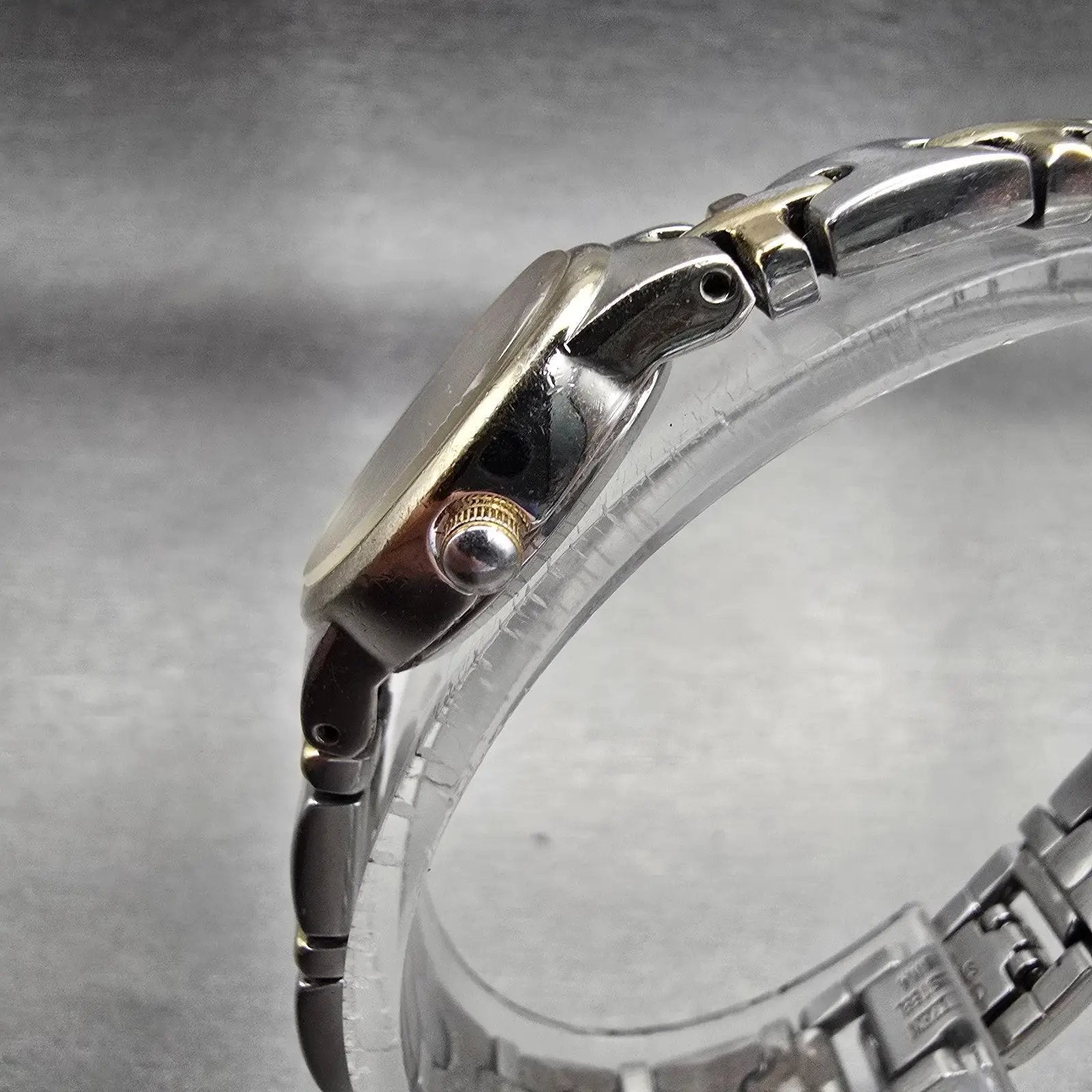 Citizen Watch Women 17mm Silver Dial Two Tone Oval 5930-S004578 New Battery VTG2