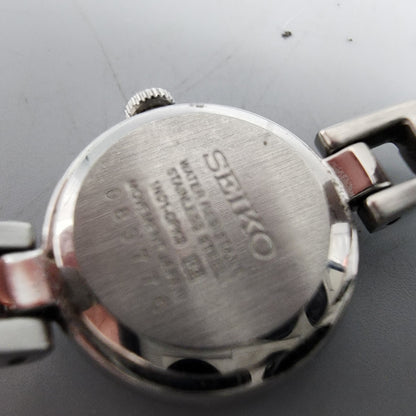 Seiko Watch Women 21mm White Dial Silver Tone Round 1N01-0PK0 New Battery