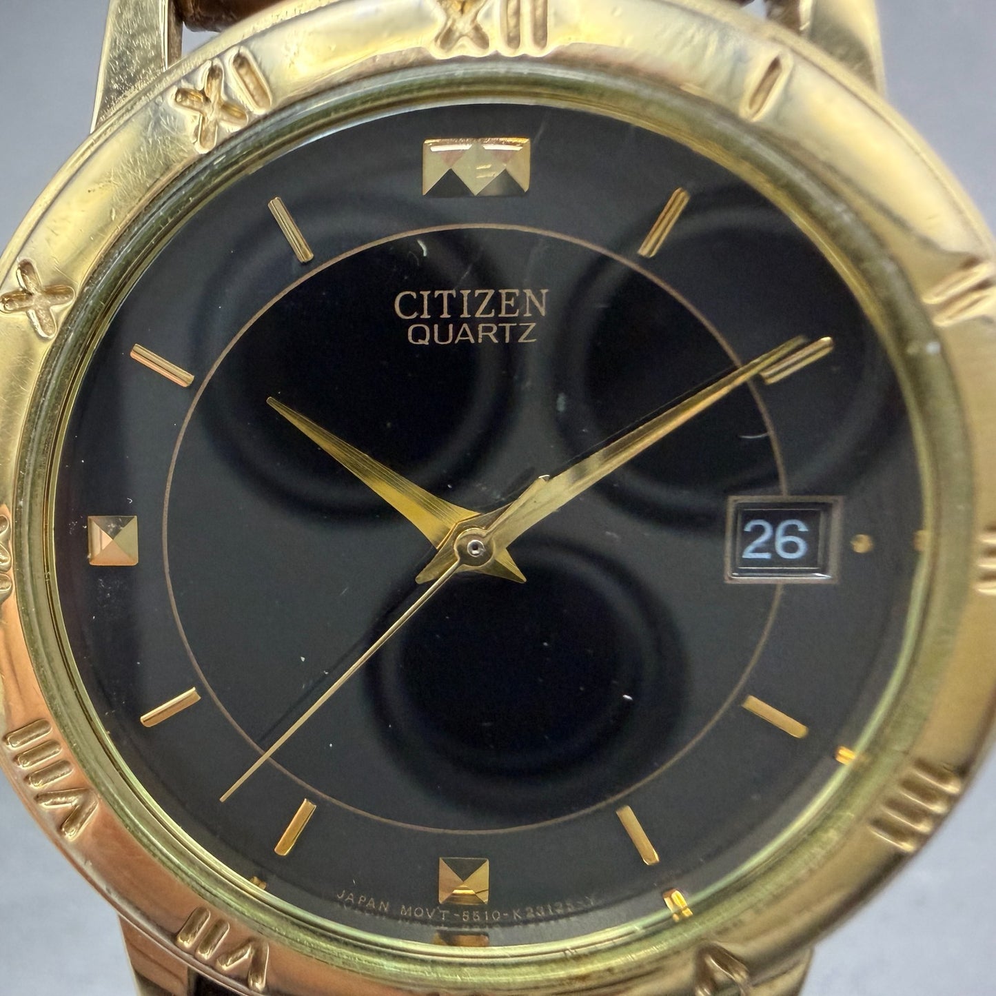 Citizen Watch Men 33mm Black Dial Gold Tone Date Round 5510-K06860 New Batt1