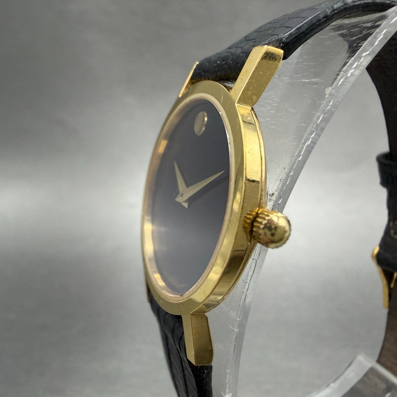 Movado Museum Watch Women 25mm Black Dial Gold Tone Round 87.A1.832.1 New Batt2