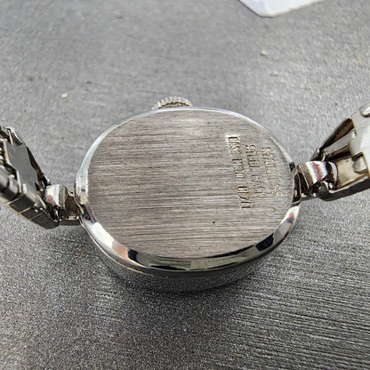 Wittnauer Geneve Watch Women 17mm Silver Dial Silver Tone NOS Oval Manual Wind10