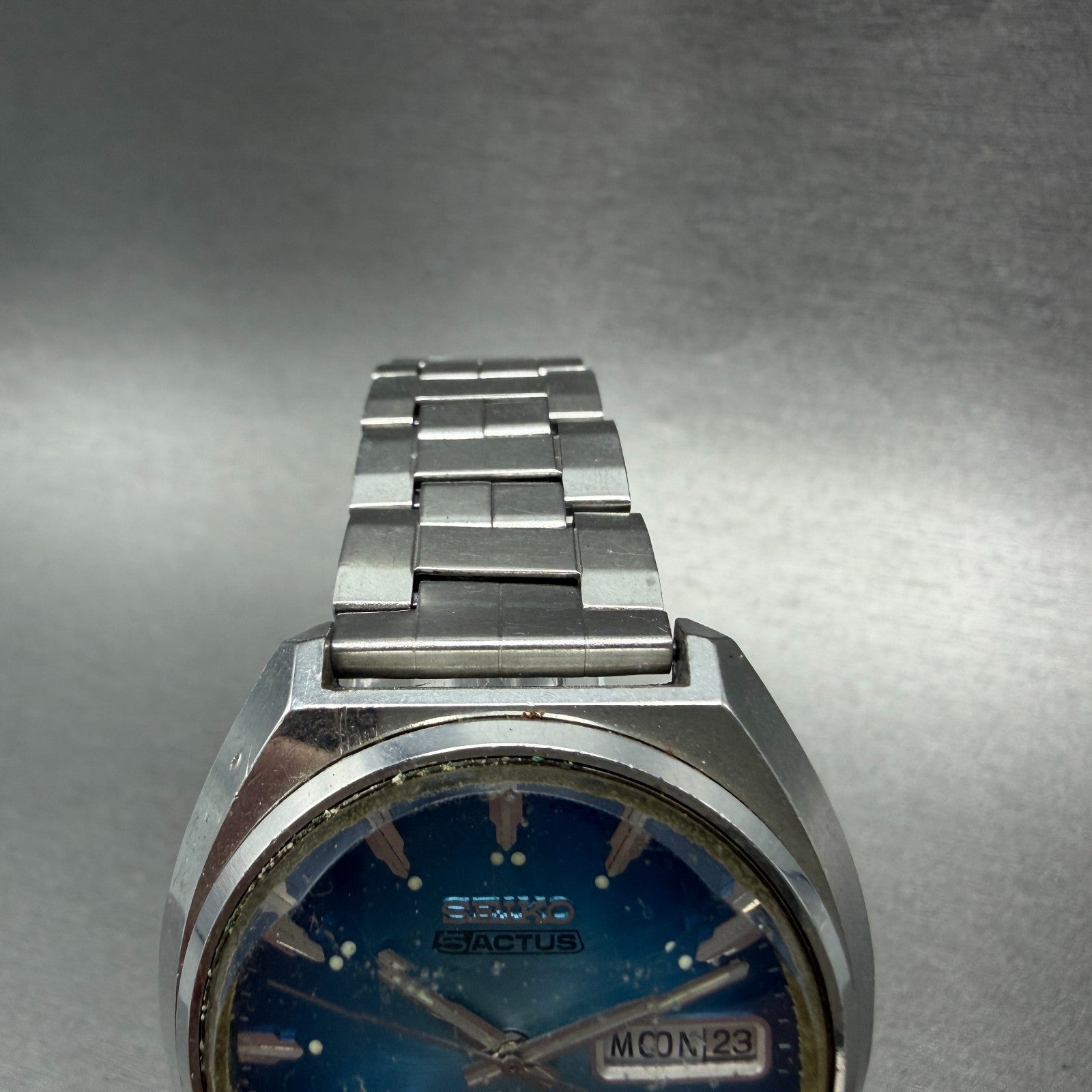 Seiko 5 Actus SS Watch Men 38mm Blue Dial Silver Tone Daydate 6106-7700 PARTS5