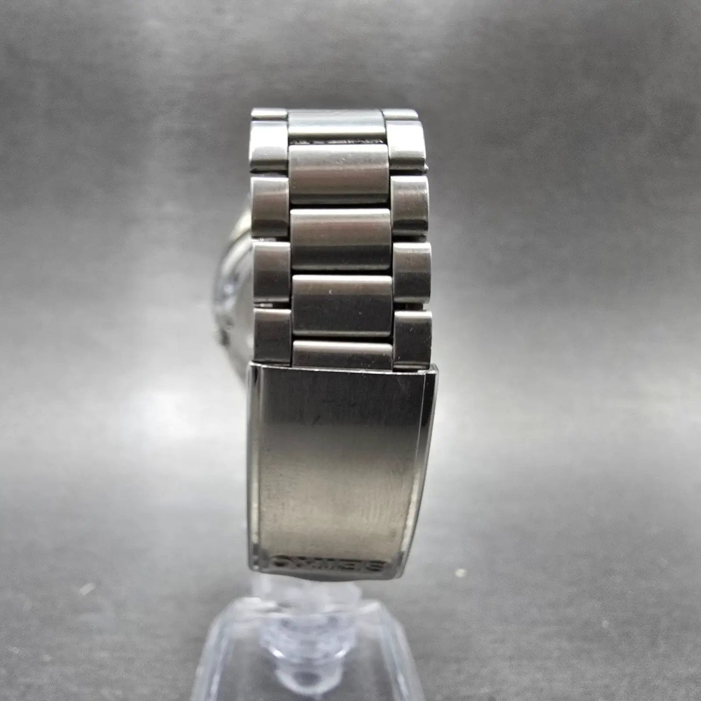 Seiko 5 Automatic Watch Men 37mm Silver Dial Silver Tone Daydate 7S26-3040 Runs8
