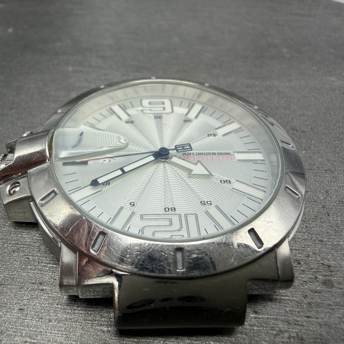 Tommy Hilfiger Watch Men 43mm Silver Dial Steel Date Round New Battery4