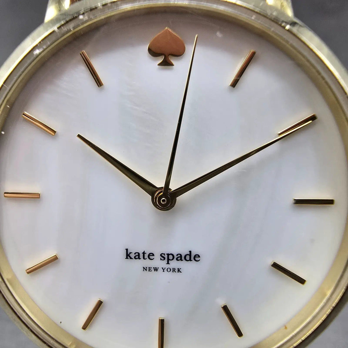 Kate Spade Metro watch Women 34mm Mop Dial Gold Round KSW1142 New Battery1
