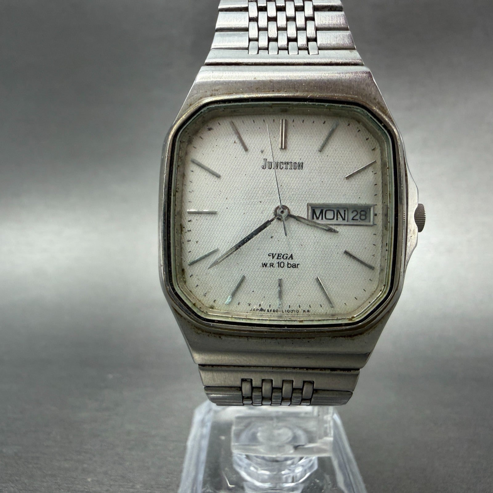 Citizen Vega Watch Men 30mm Silver Dial Silver Tone Daydate 5F00-L04080 PARTS6