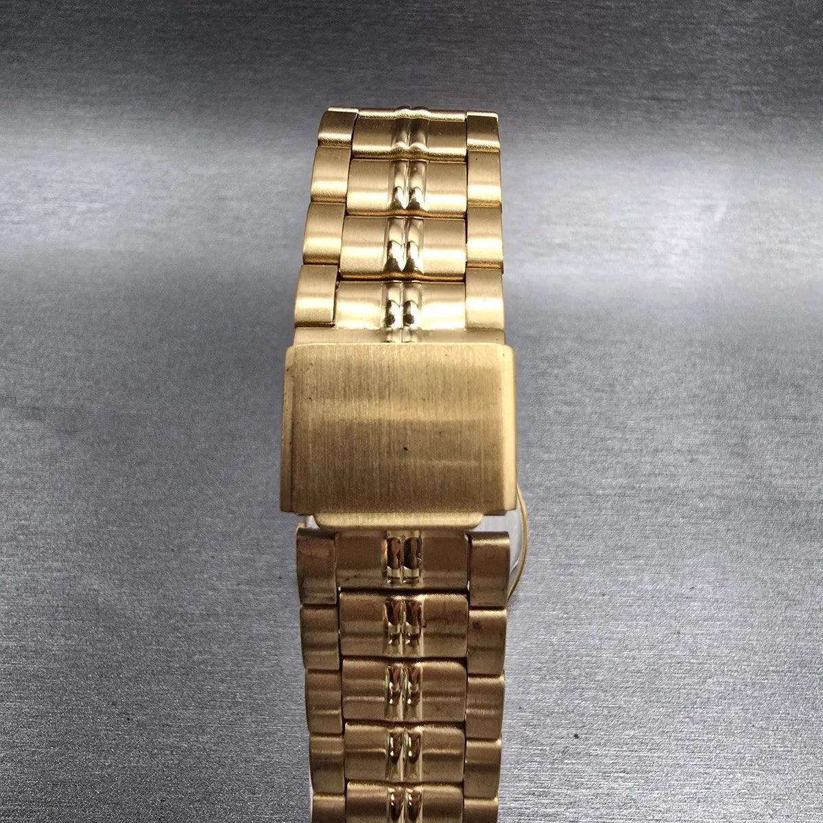 Citizen CQ Watch Men 34mm Black Dial Gold Tone Round 5520-K03810 New Battery JP7