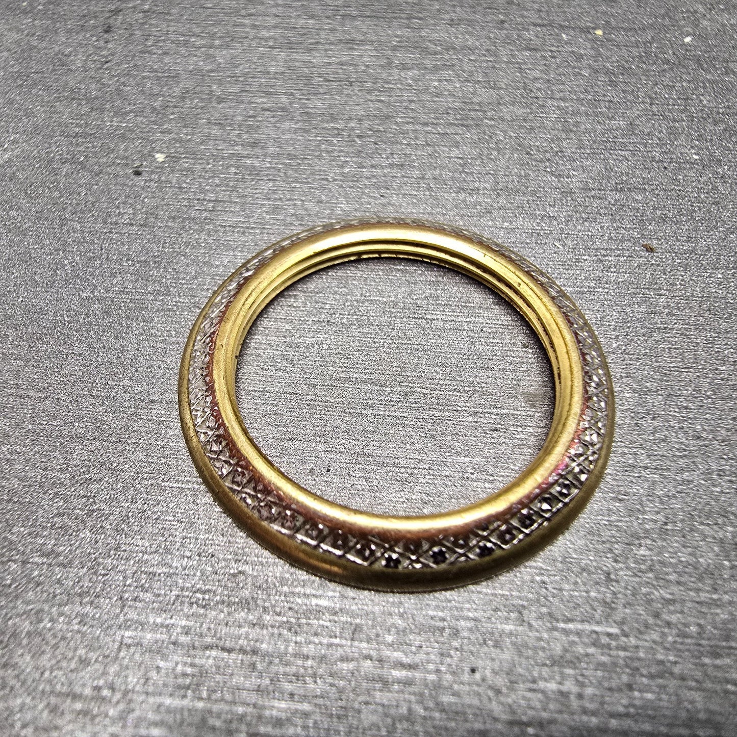 Gucci Diamond Cut Bezel Gold Vintage For 1100L 1200L 11/12.25