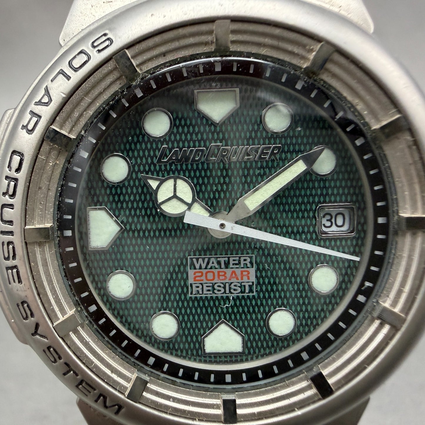 TOYOTA Land Cruiser Watch Men 38mm Green Dial Silver Tone Date Solar Works1