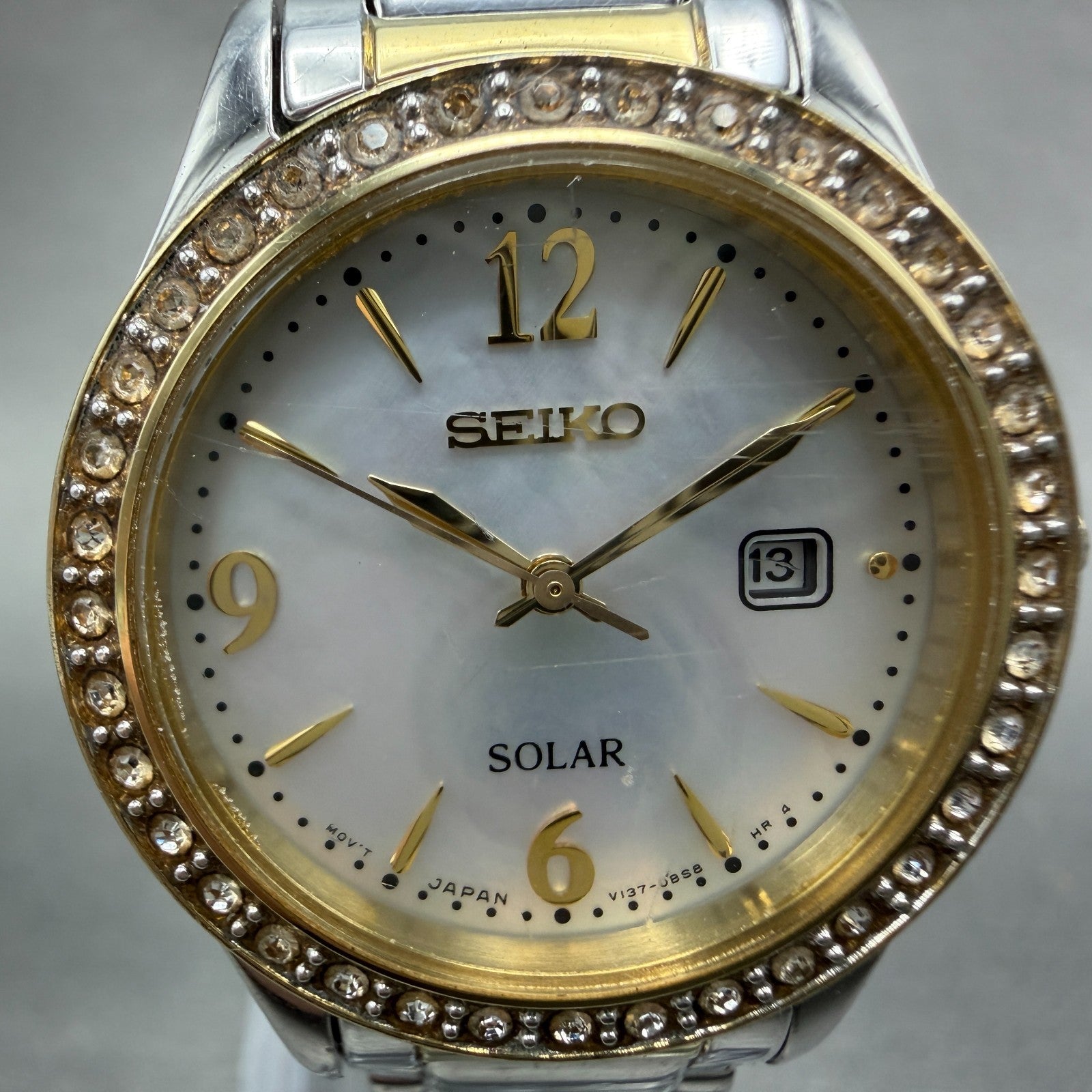 Seiko Solar Watch Women 28mm MOP Dial Two Tone Date Round V137-0AA0 Runs Diamond1