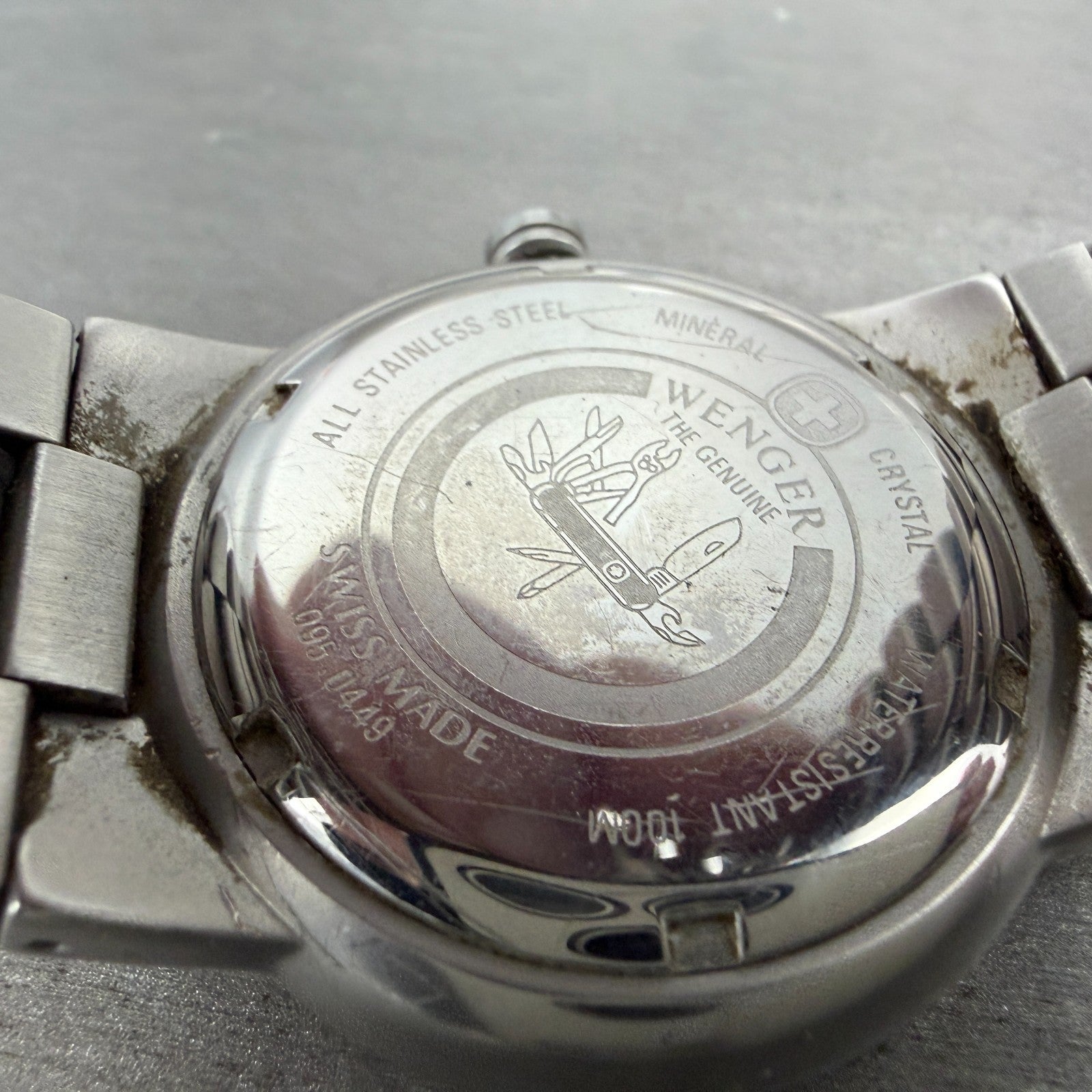 Wenger Dive Watch Men 39mm White Dial Silver Tone Date SMT Design New Battery9