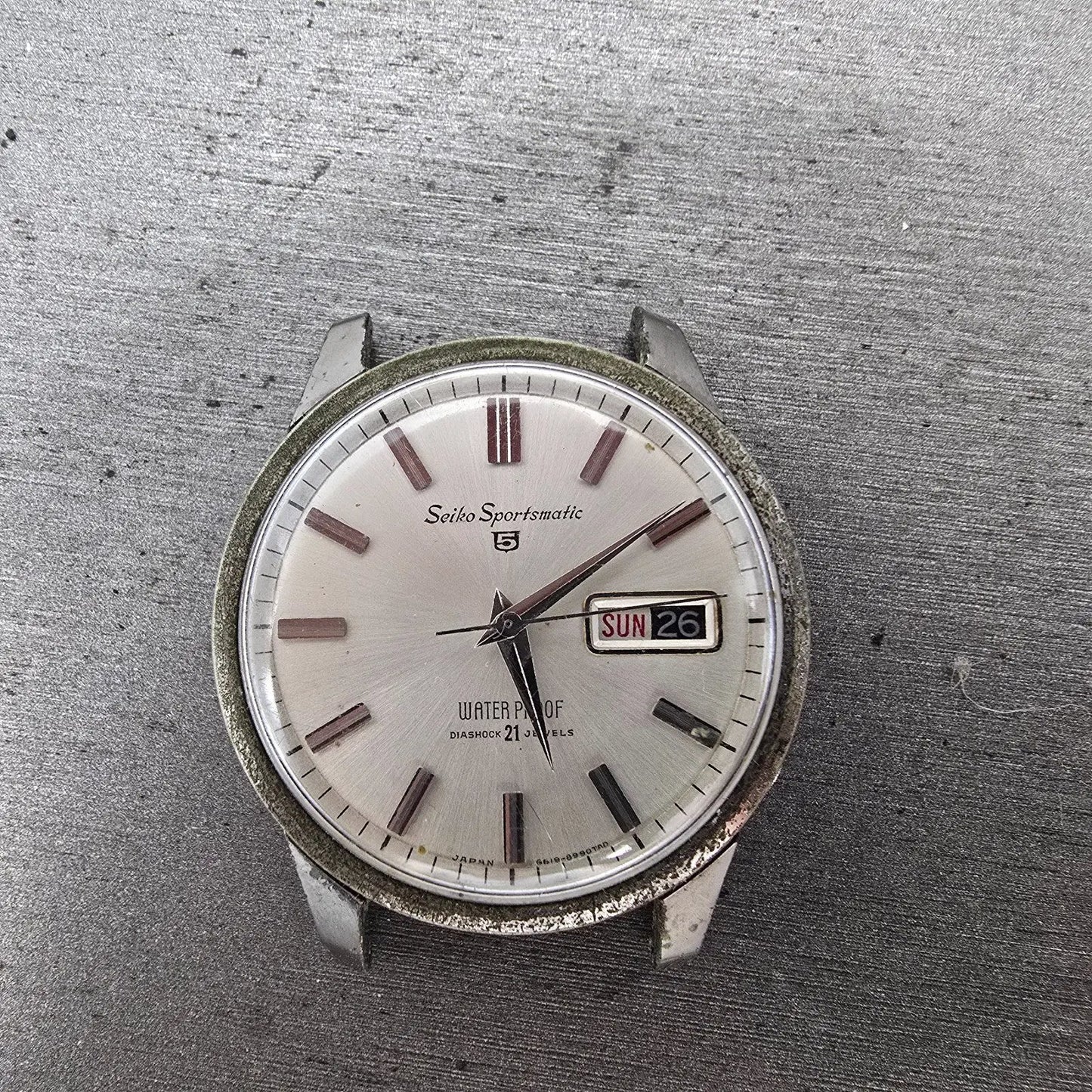 Seiko 5 Sportsmatic Watch Men 36mm White Dial Silver Daydate 6619-8970 PARTS0