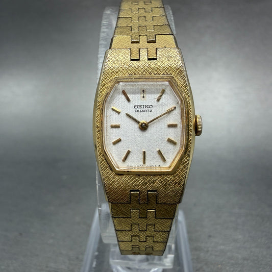 Seiko Watch Women 16mm Silver Dial Gold Tone Rectangle 1400-7509 New Battery0