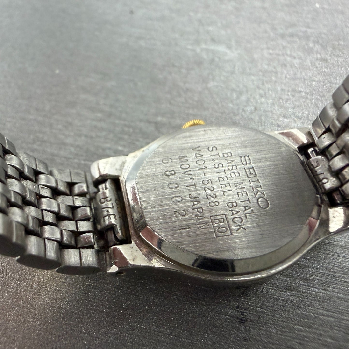 Seiko Watch Women 18mm White Dial Two Tone Oval V401-5228 New Battery Vintage AP9