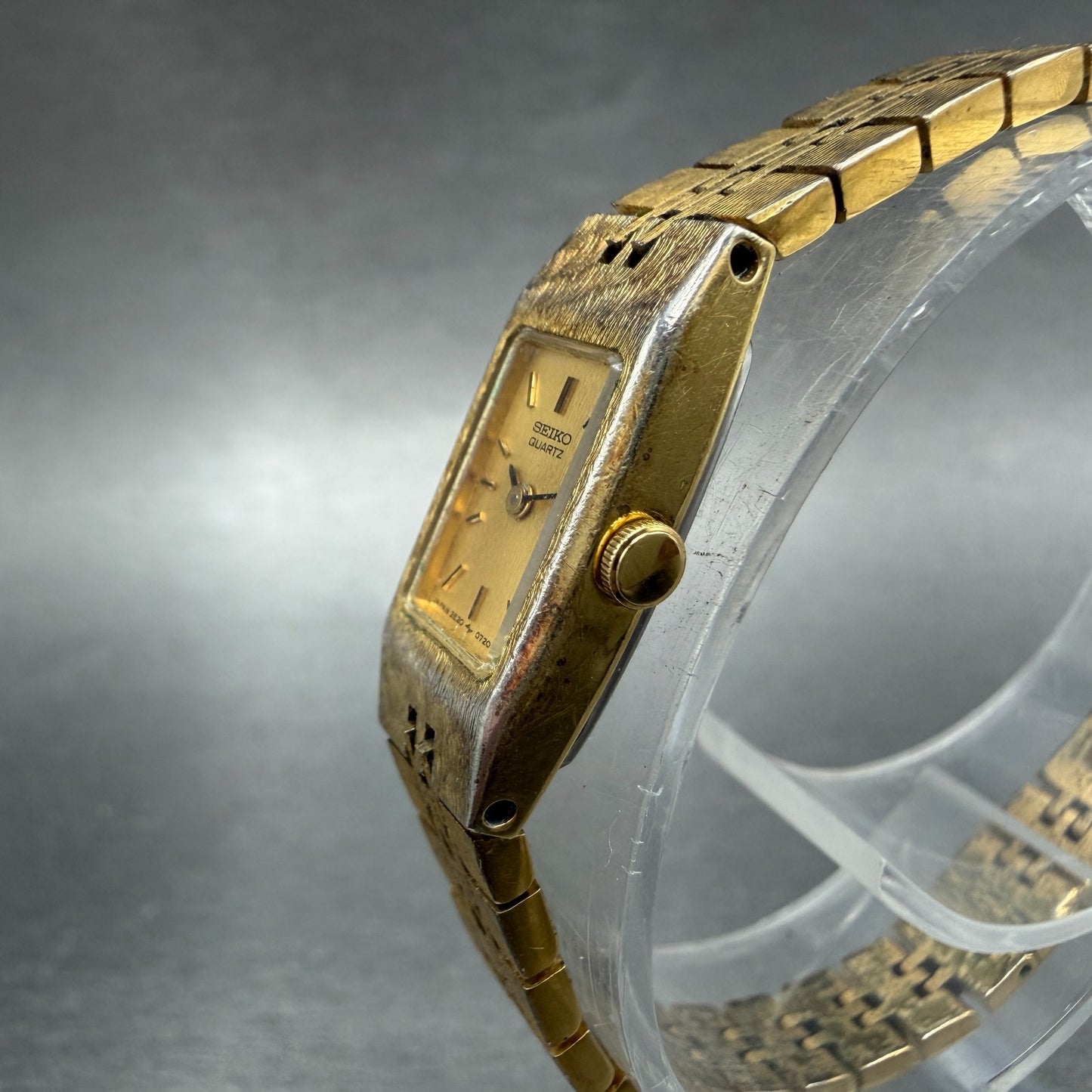 Seiko Tank Watch Women 12mm Champagne Dial Gold Tone 2E20-5559 New Battery VTG2
