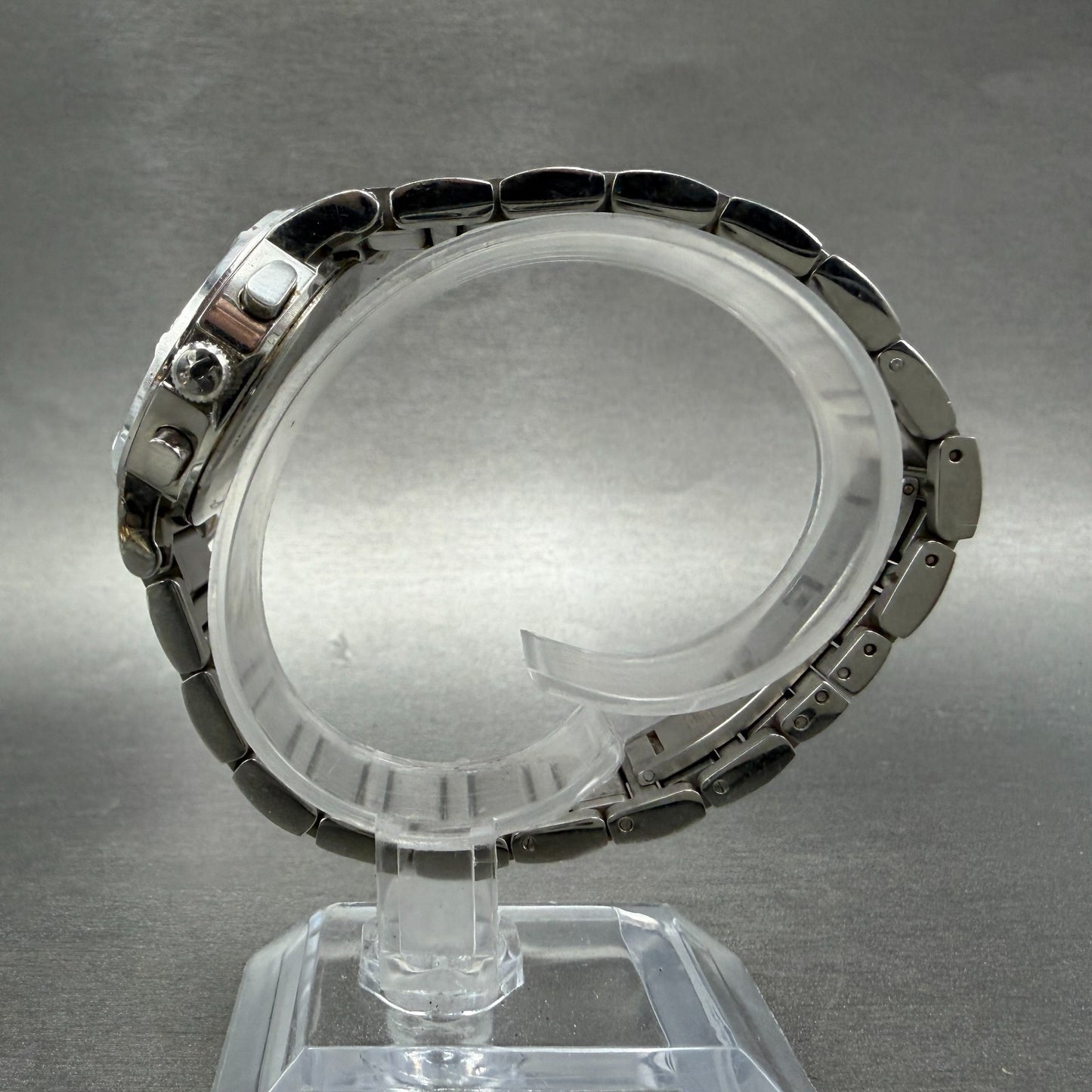 Bulova Chronograph Watch Women 30mm White Dial Silver Tone Date 96R19 New BattI56
