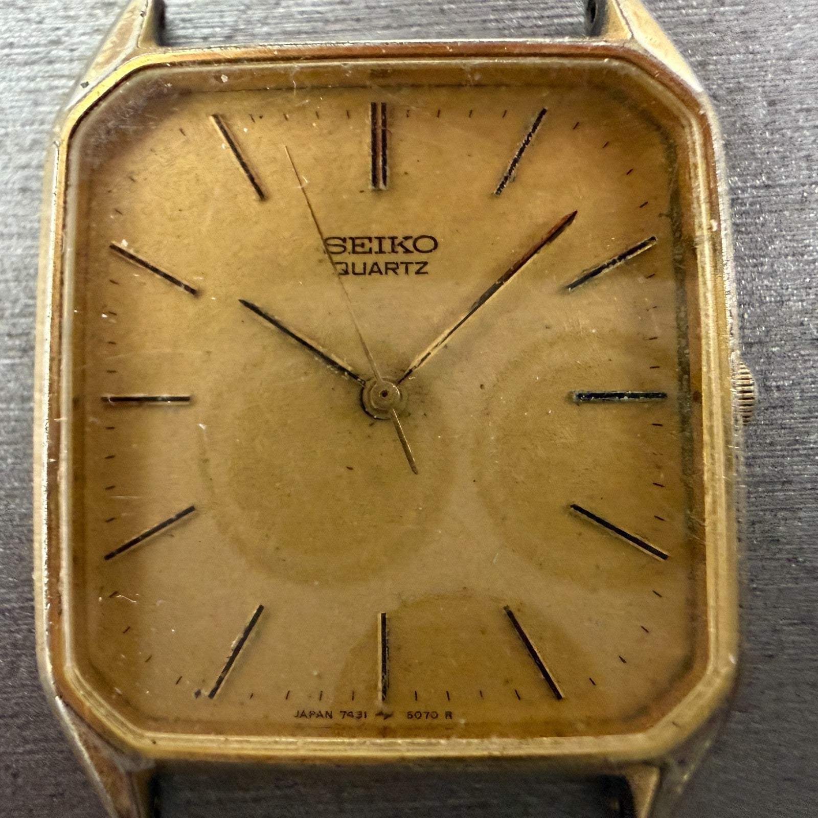Seiko Tank Watch Men 27mm Champagne Dial Gold Tone Rectangle 7431-5049 PARTS2