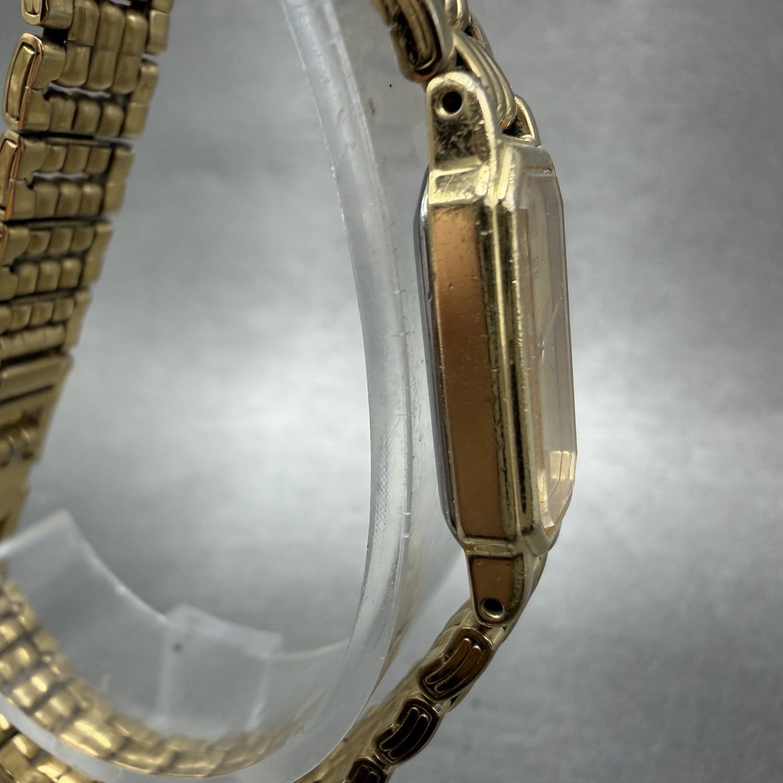 Seiko tank Watch Women 12mm Champagne Dial Gold Tone 2e206389 New Battery3