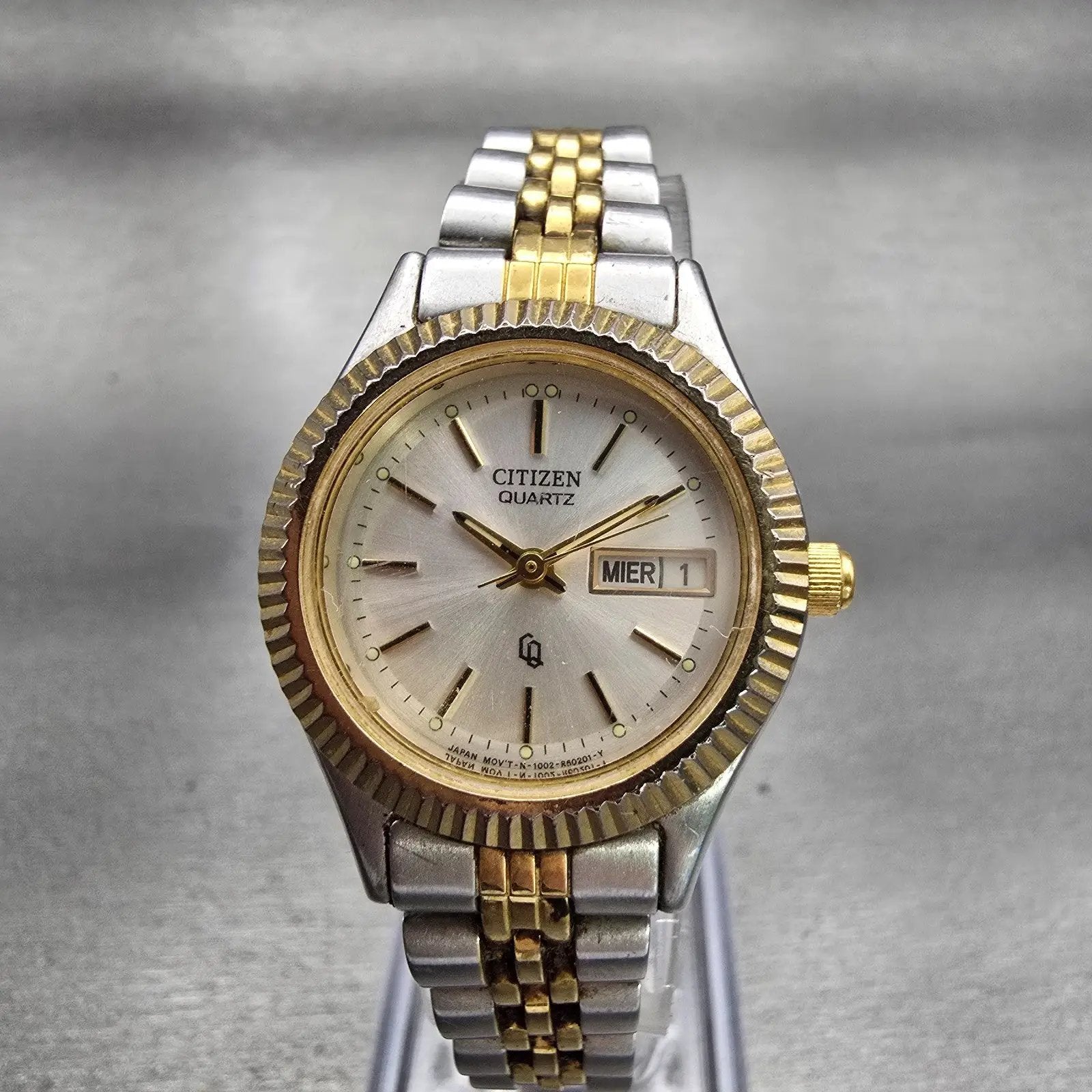 Citizen CQ Watch Women 25mm Silver Dial Two Tone Daydate 1002-R15119 New Battery0