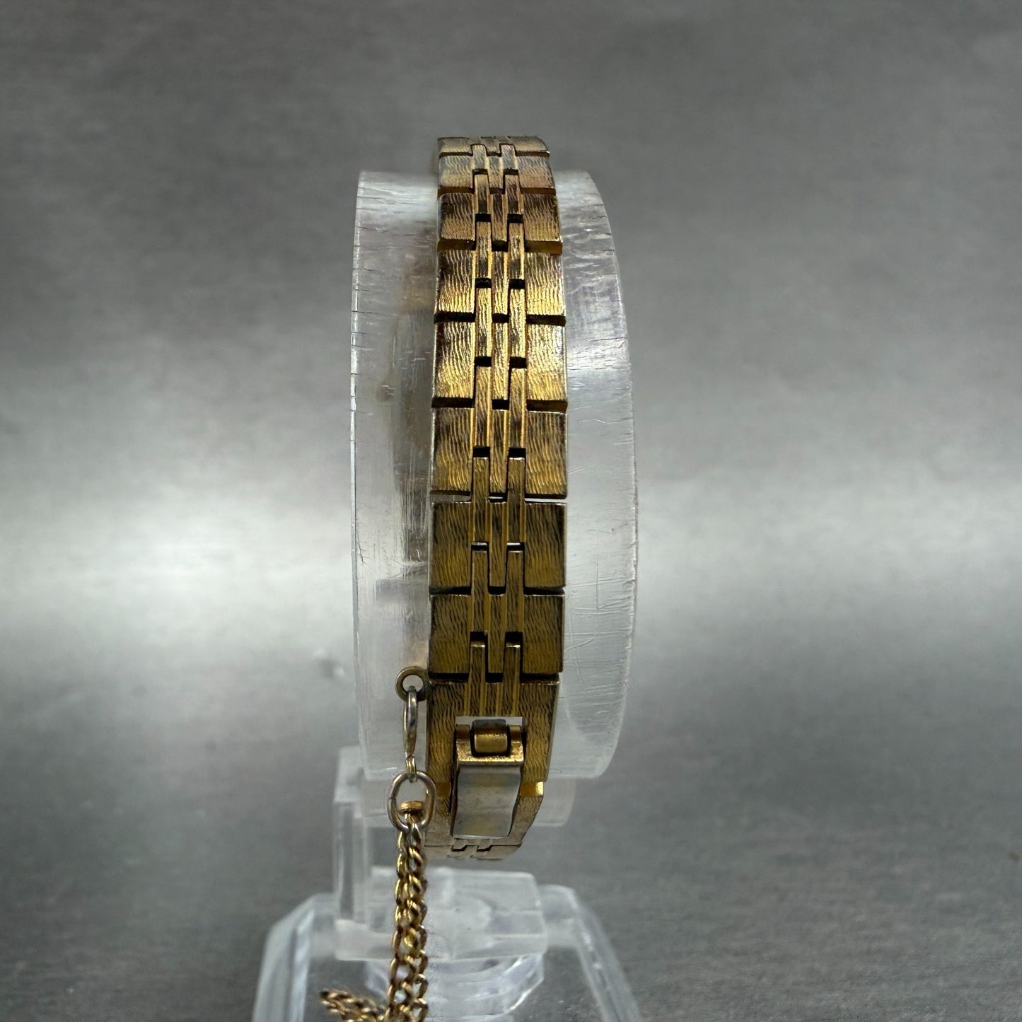 Seiko Tank Watch Women 12mm Champagne Dial Gold Tone 2E20-5559 New Battery VTG7