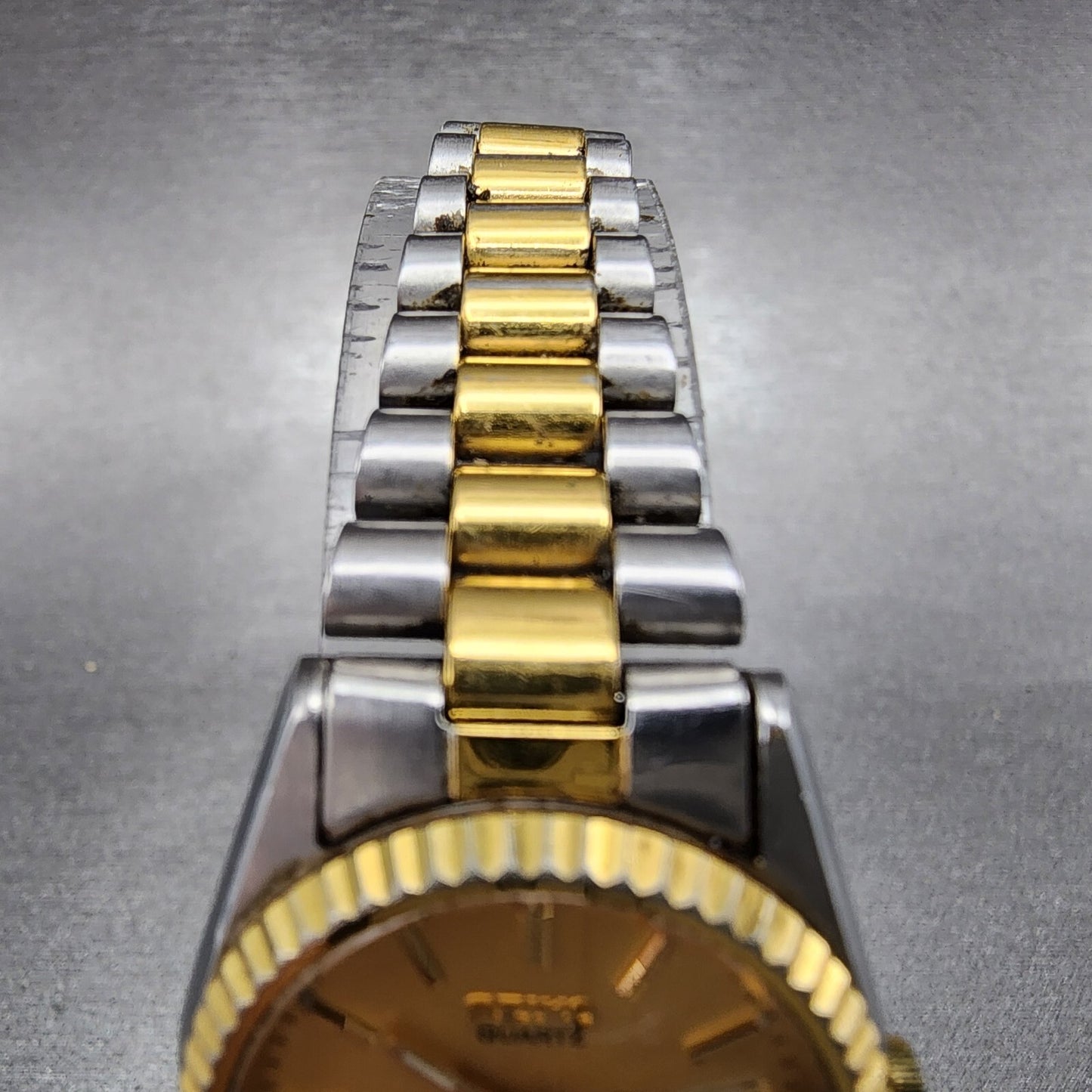 Seiko SQ Watch Women 24mm Gold Dial Two Tone Daydate 24mm Round New Battery B124