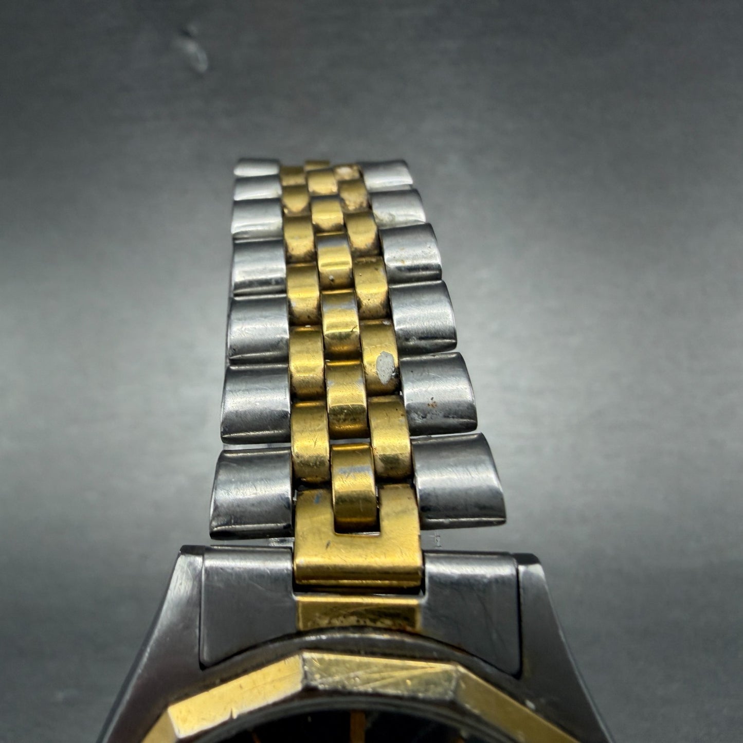 Citizen CQ Watch Men 36mm Gray Dial Two Tone Daydate Round 6100-S18655 New battA4