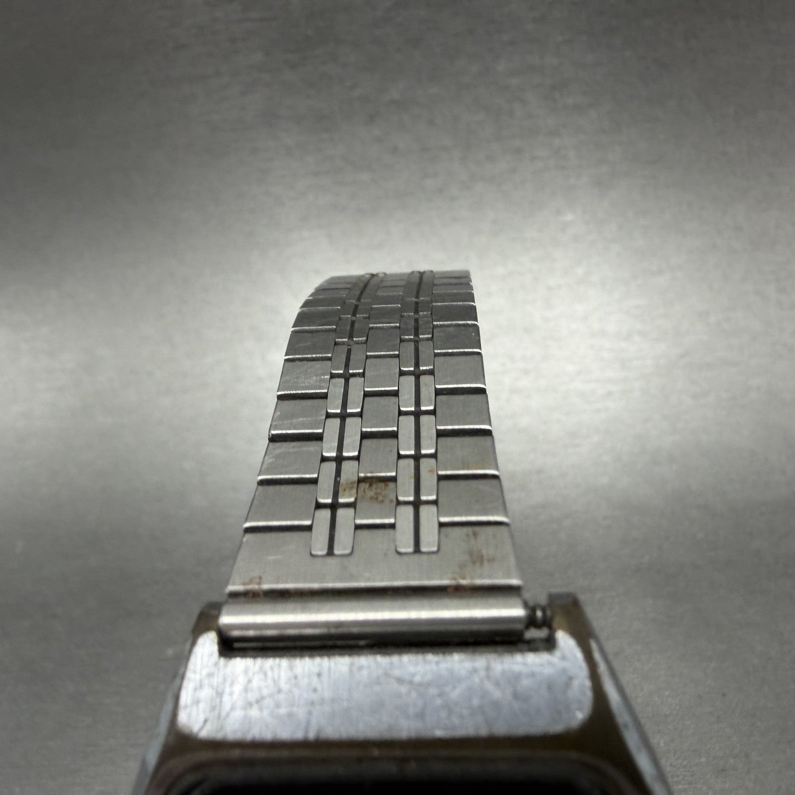 Casio 111QS-34 Watch Men 35mm Digital LCD Silver Tone Round Vintage PARTS5