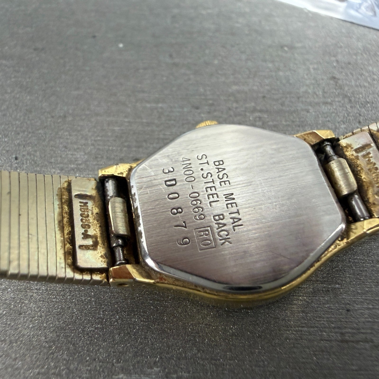 Seiko Watch Women 18mm Champagne Dial Gold Tone Round 4n00-0669 New Battery P2159