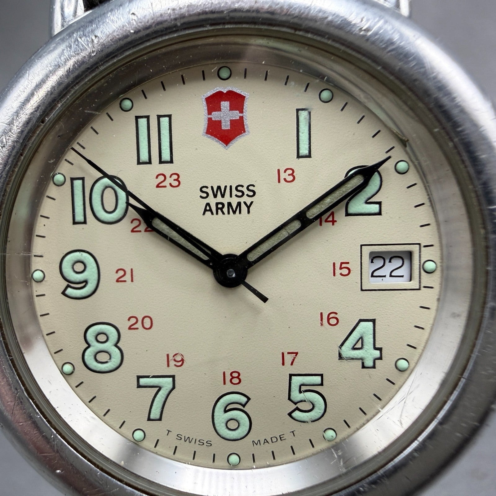 Victorinox Swiss Army Calvary Watch Men 37mm Cream Dial Silver Tone Date PARTSTS2