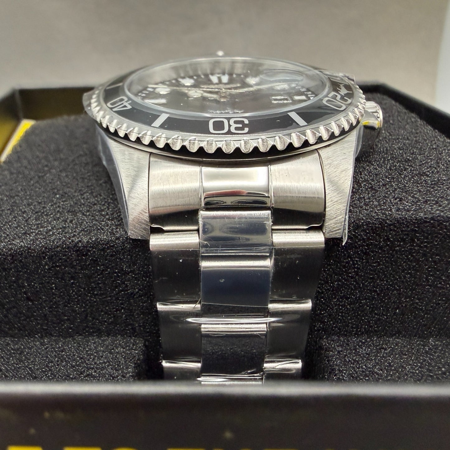 Invicta Pro Diver Watch Men 43mm Black Dial Silver Tone Date Round 300182
