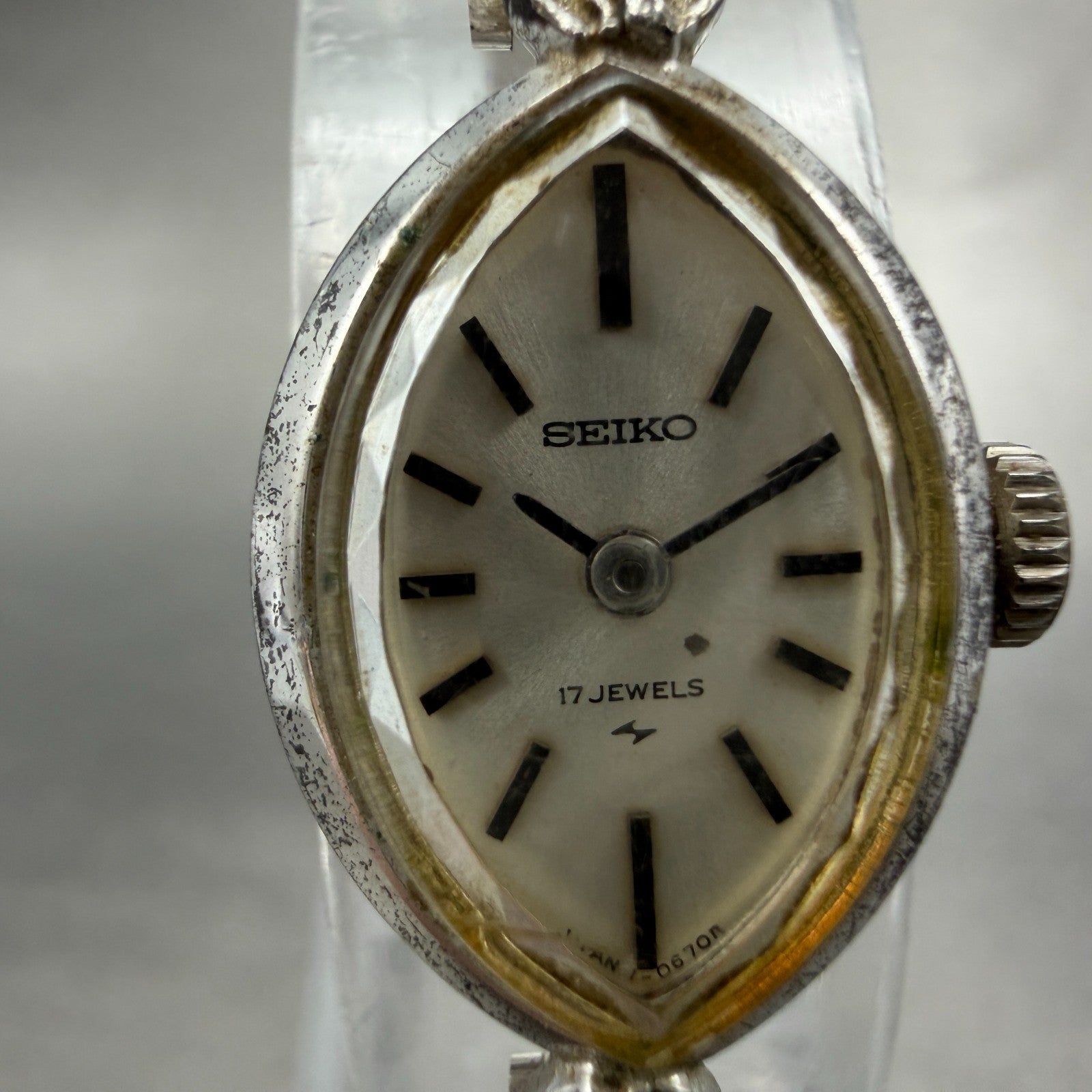 Seiko Watch Women 15mm Silver Dial Silver Tone Oval Manual 11-7430 Runs Vintage1
