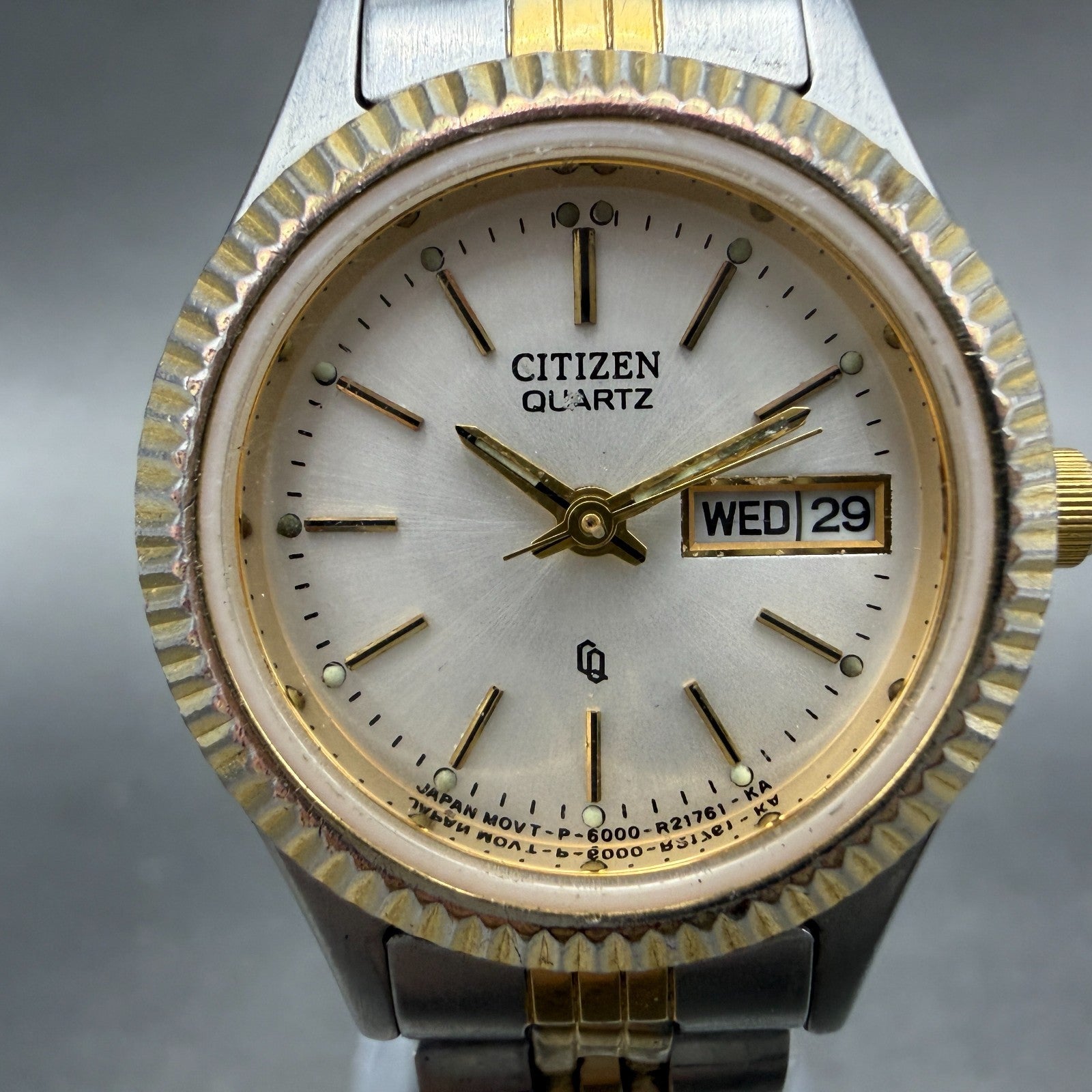 Citizen CQ Watch Women 25mm Silver Dial Two Tone Daydate 6000-R00413 New Batt AB1