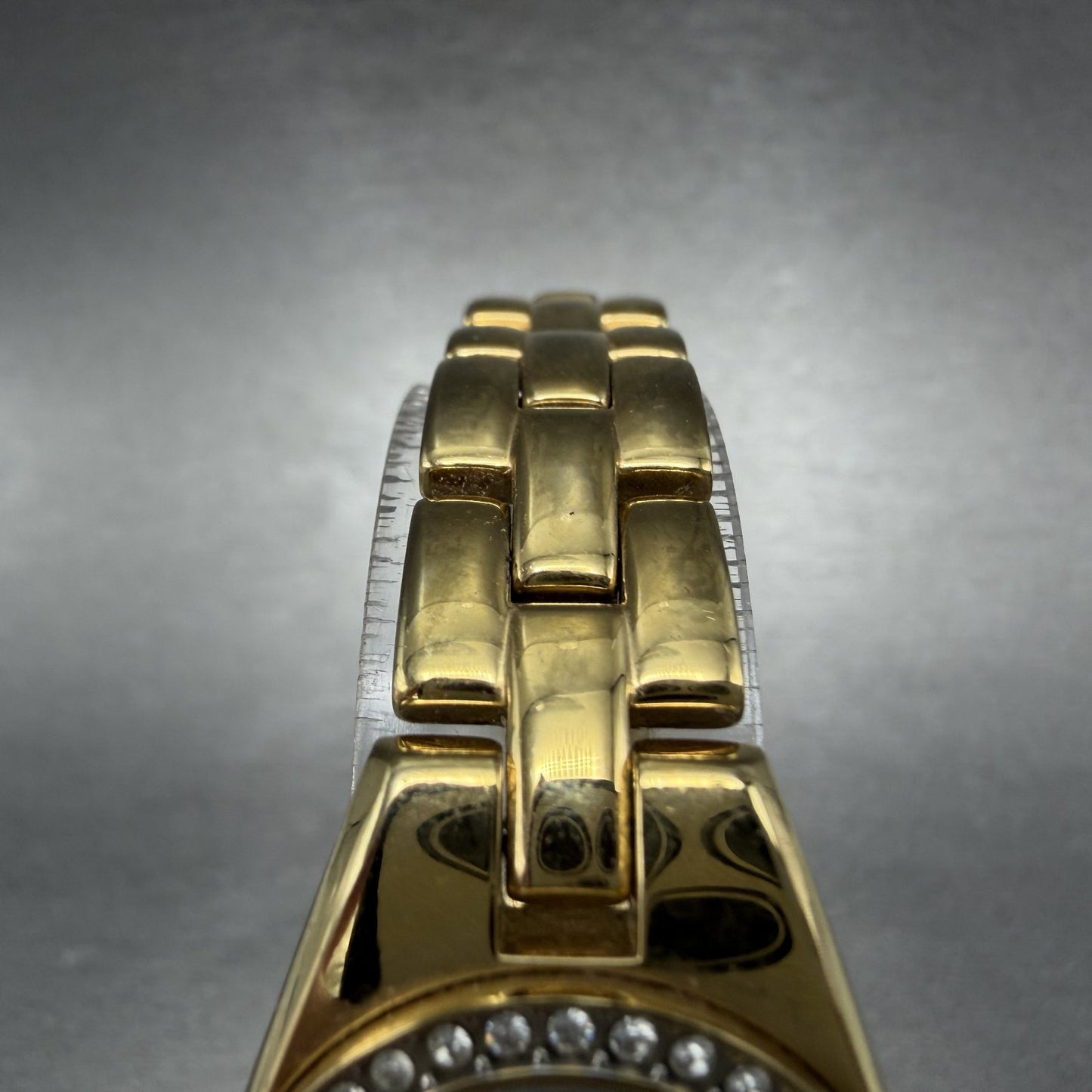 Citizen Watch Women 23mm Black Dial Gold Tone Round 5930-S98993 New Battery ABC4