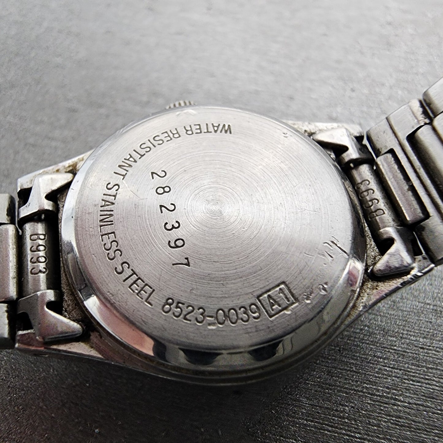 Seiko SQ Watch Women 23mm Silver Dial Silver Tone Daydate Round 85230039 NewBat9