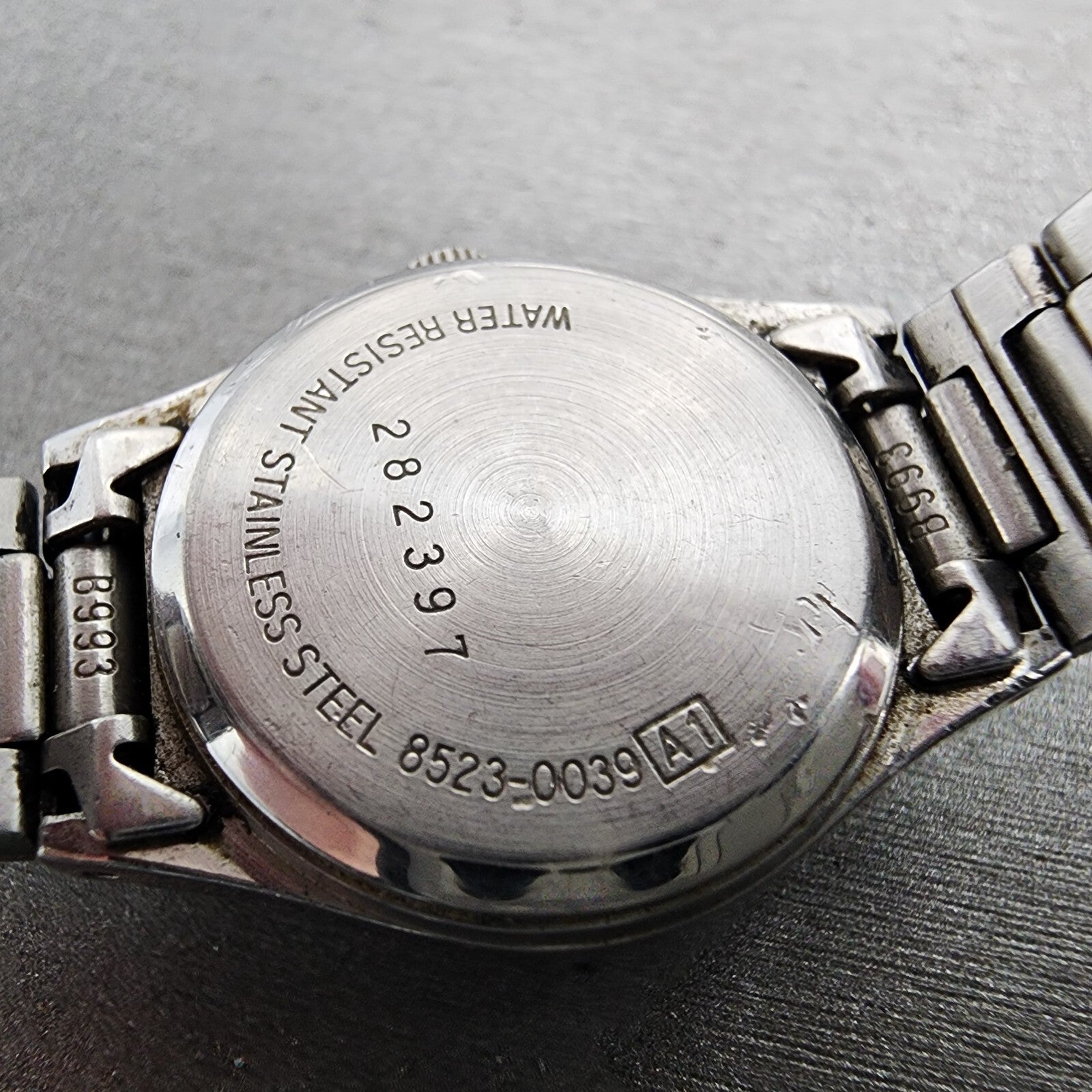 Seiko SQ Watch Women 23mm Silver Dial Silver Tone Daydate Round 85230039 NewBat9