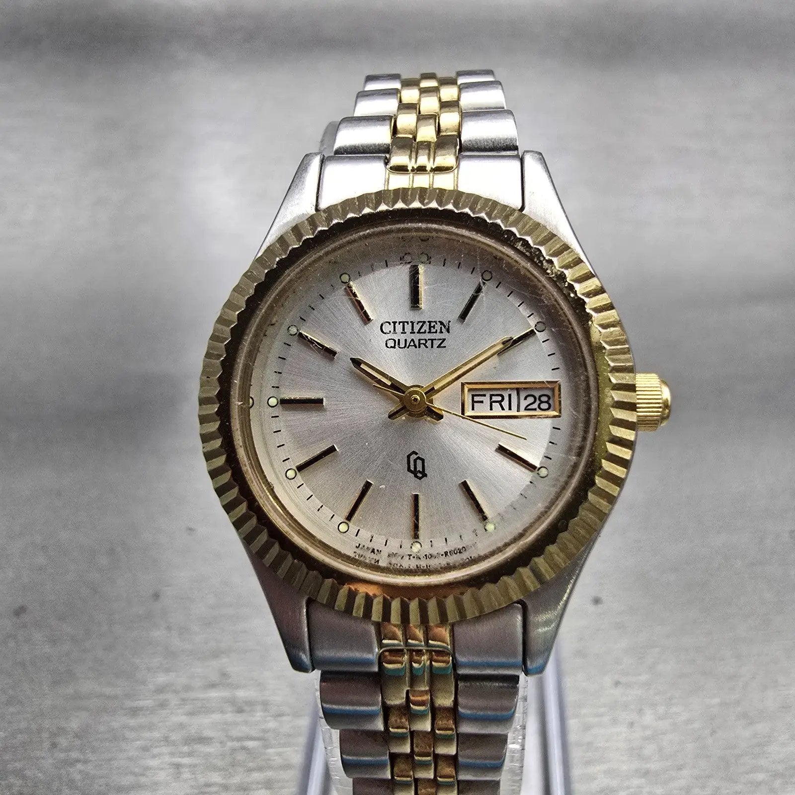 Citizen CQ Watch Women 25mm Silver Dial Two Tone Daydate 1002-R15119 New Battery0