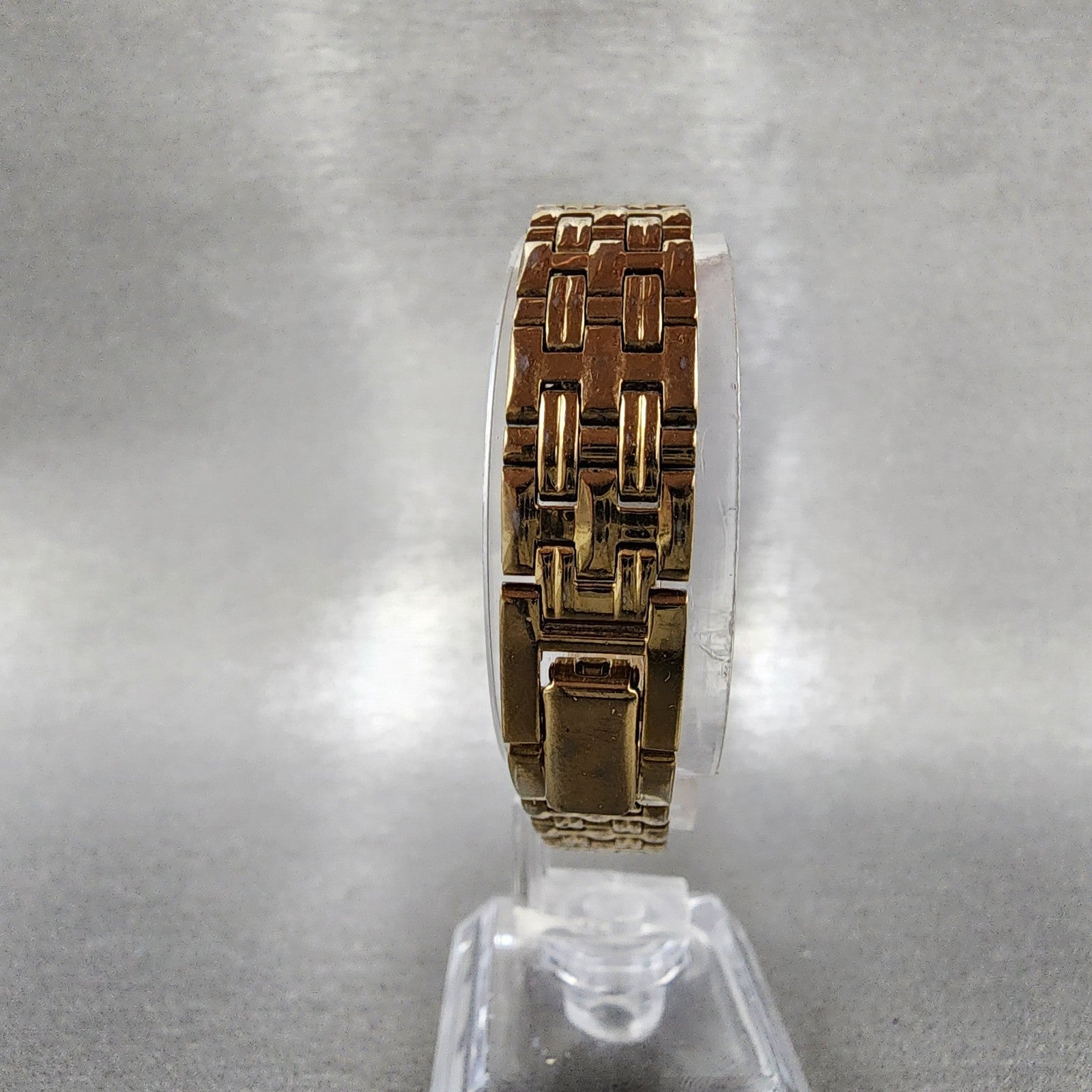 Seiko Tank Watch Women 13mm Champagne Dial Gold Tone 2e207021 New Battery7