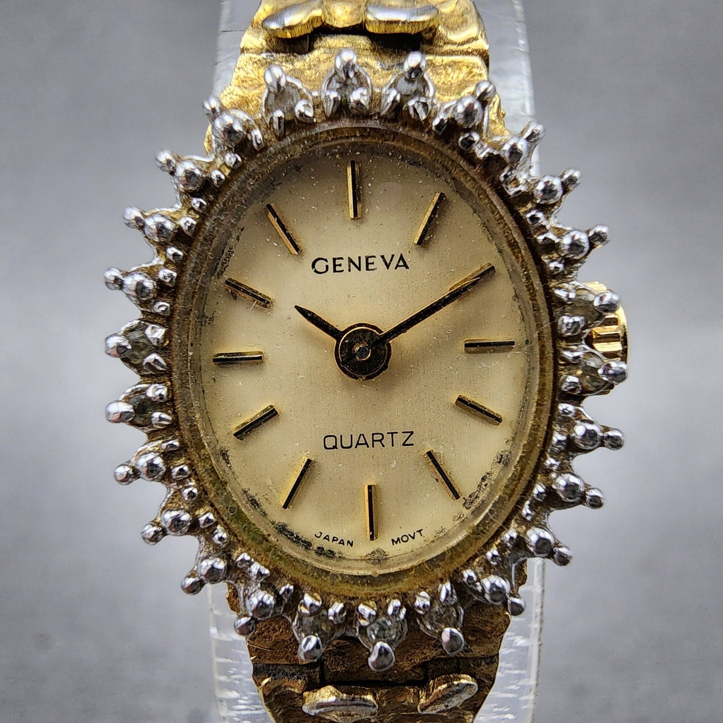 Geneva Watch Women 15mm Champagne Dial Gold Tone Oval New Battery Vintage0