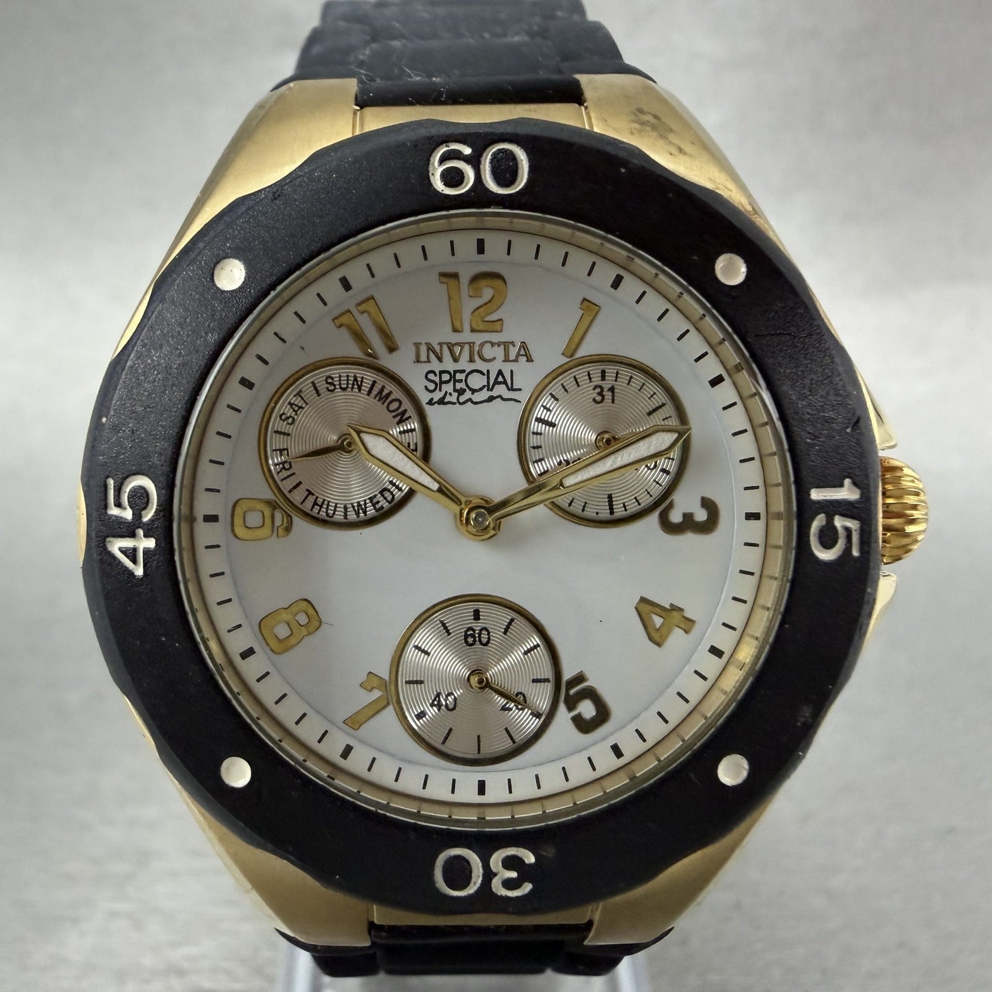 Invicta Special Watch Women 38mm White Dial Gold Tone Daydate Round New Battery1