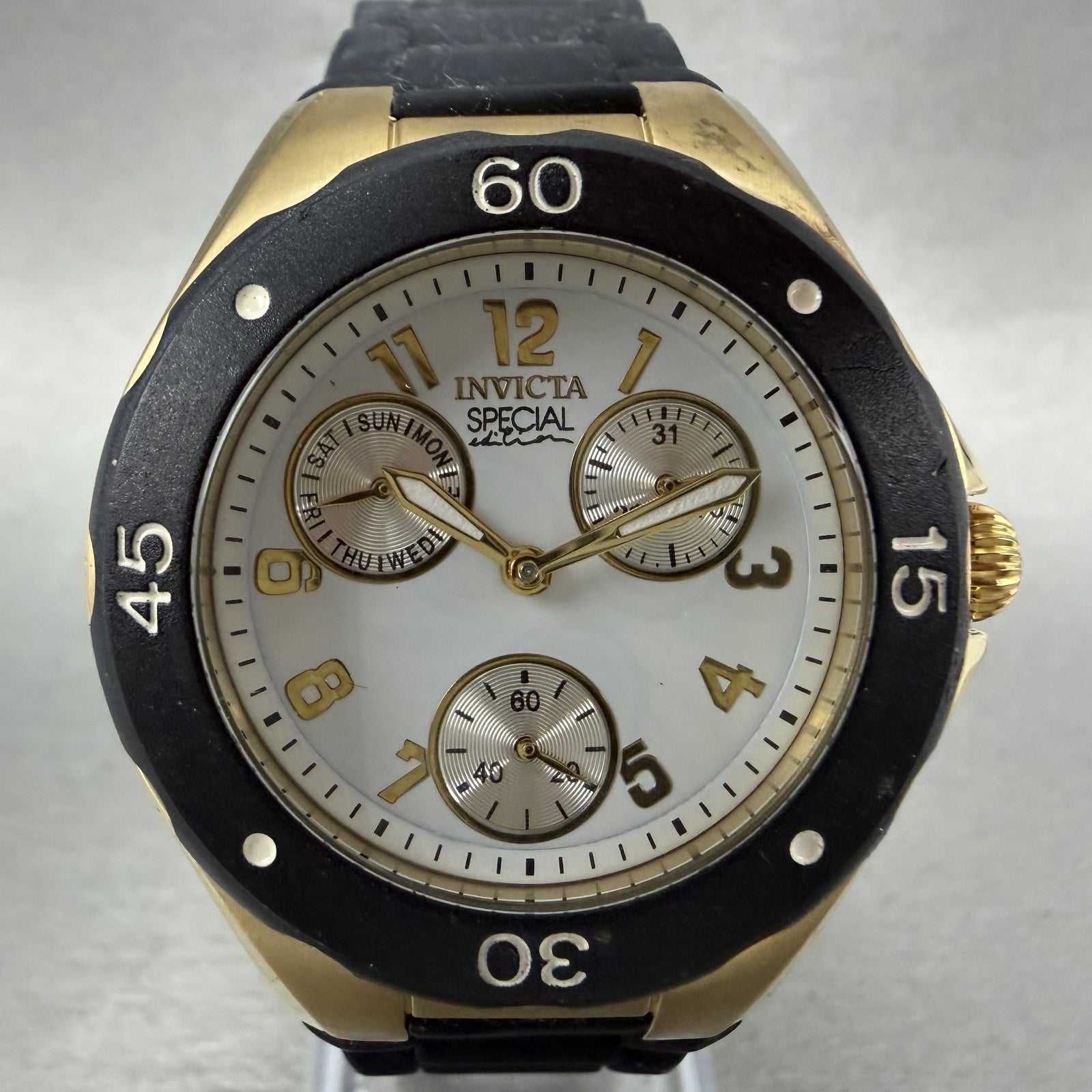 Invicta Special Watch Women 38mm White Dial Gold Tone Daydate Round New Battery1