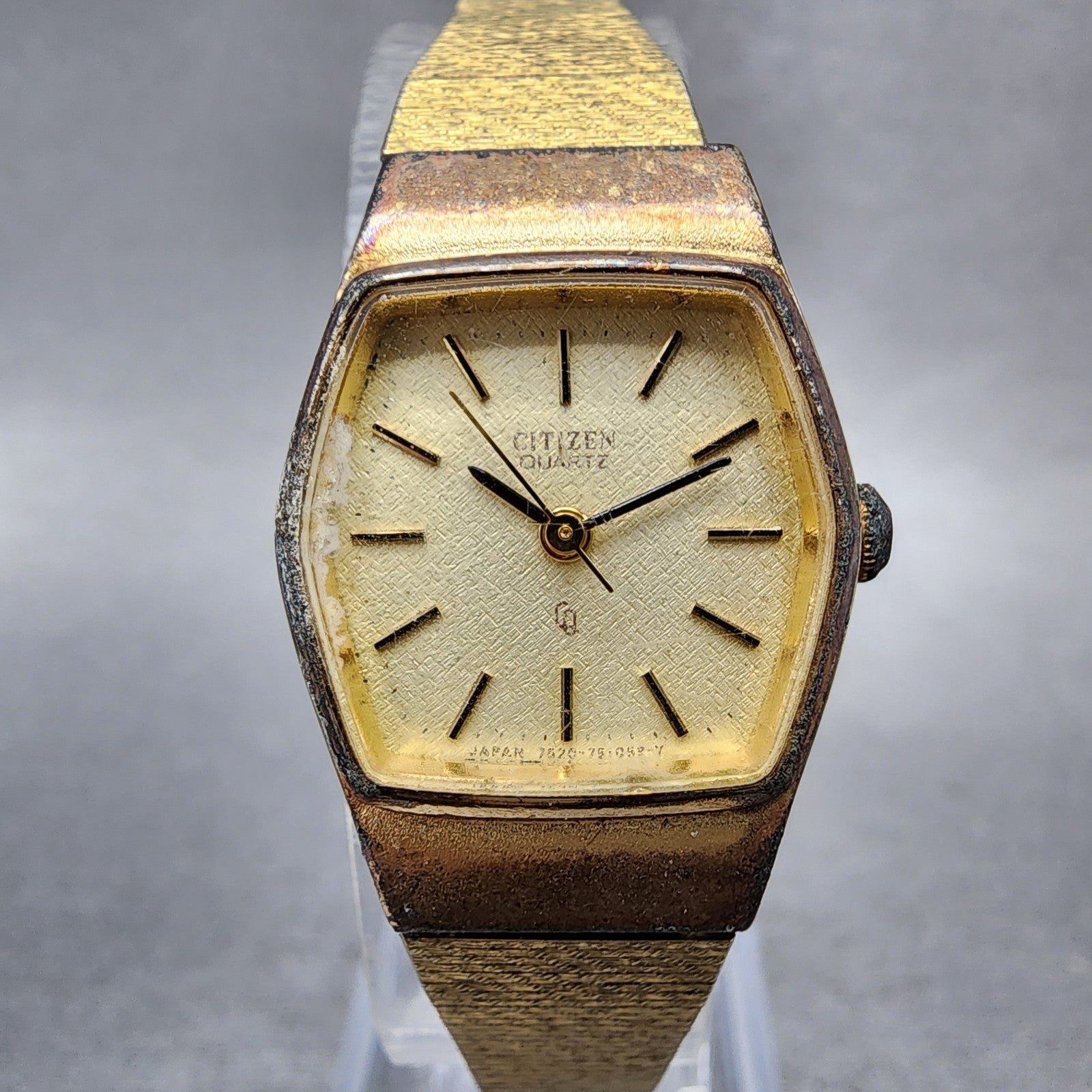 Citizen CQ Watch Women 20mm Champagne Dial Gold Tone Hexagon New Battery0