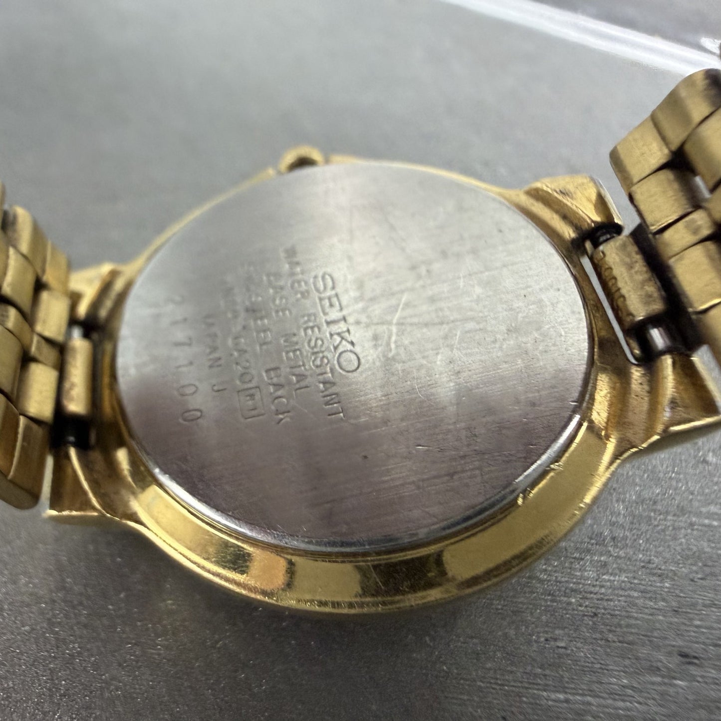 Seiko Watch Women 28mm White Dial Gold Tone Date Round 7N89-6A20 New Battery9