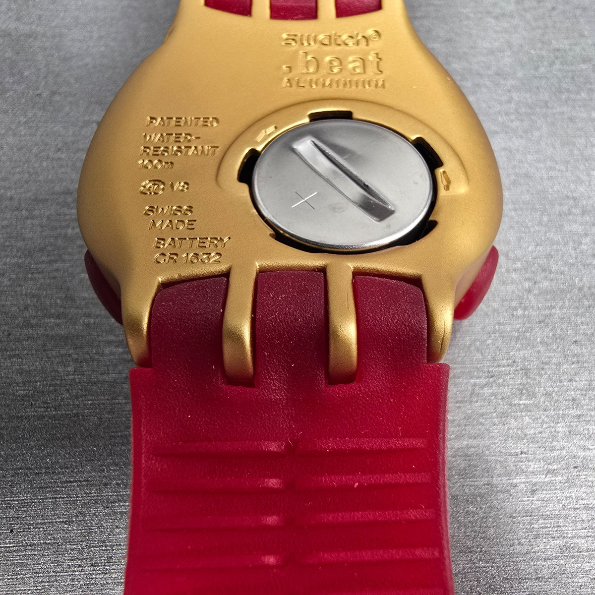 Swatch Beat Golden Virtual Wave Watch Men 47mm Gold Red YQG1000 New Battery NOS16