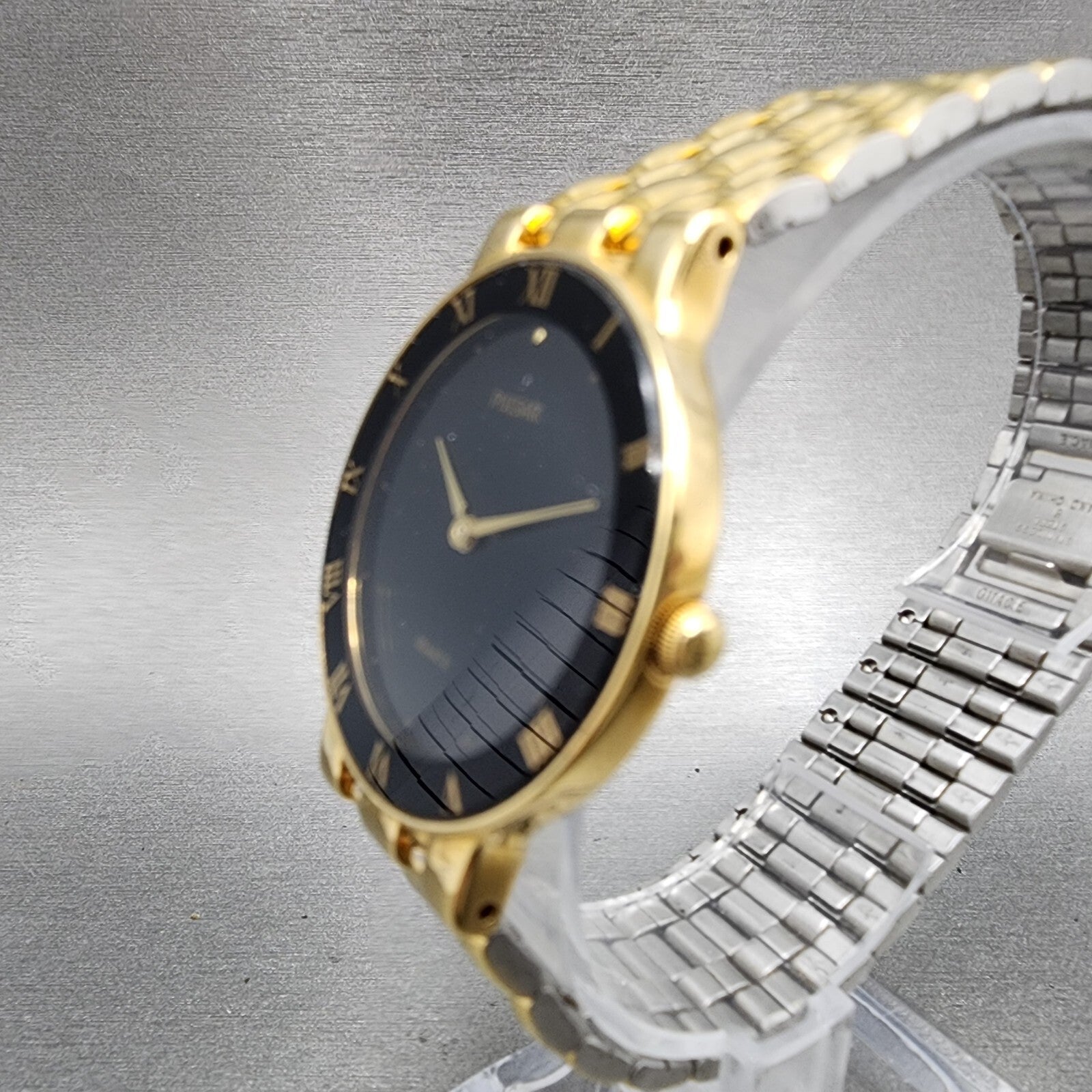 Pulsar Watch Men 32mm Black Dial Gold Tone Round V7006A30 New Battery2