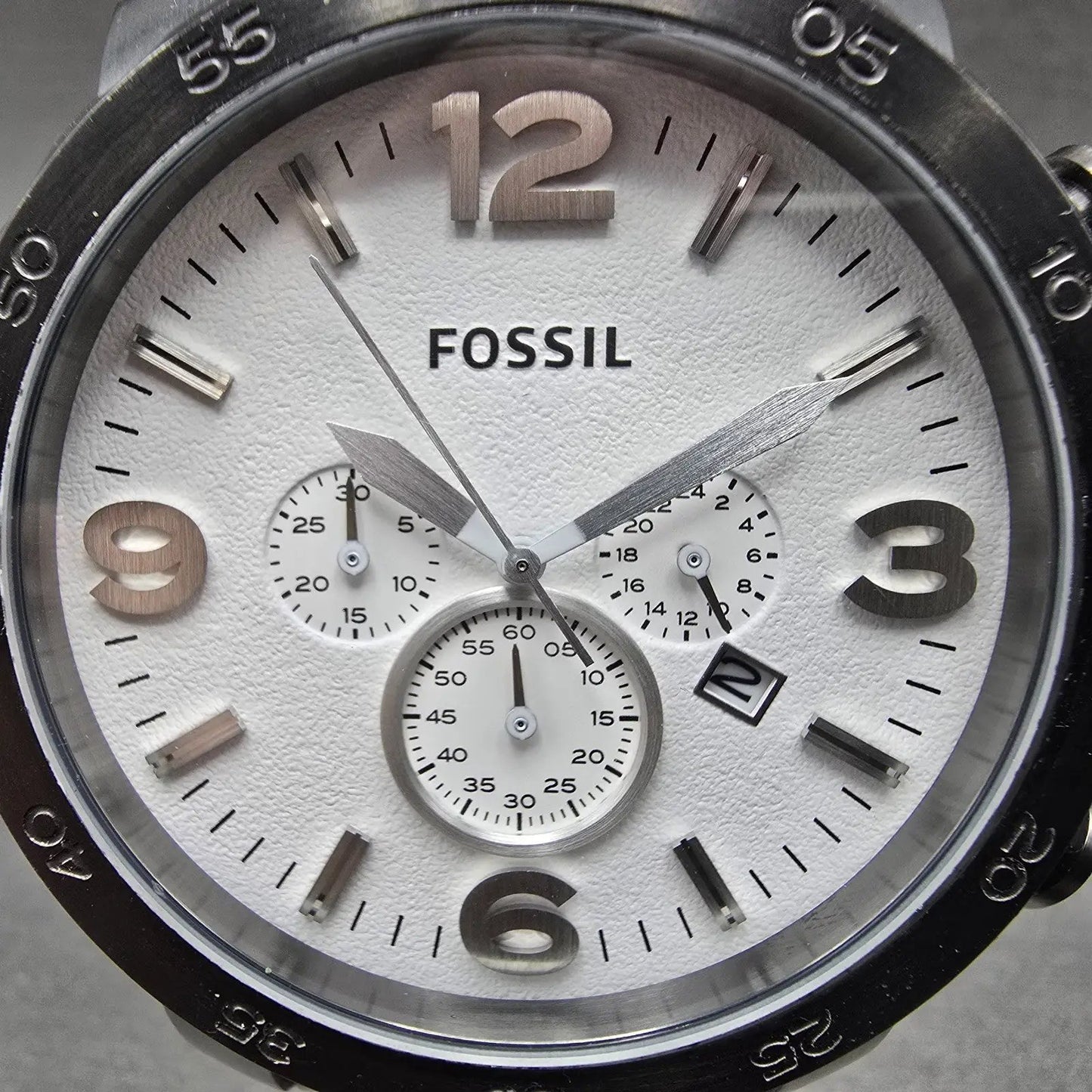 Fossil Chronograph Watch Men 50mm White Dial Black Tone Date JR-1427 New Battery1
